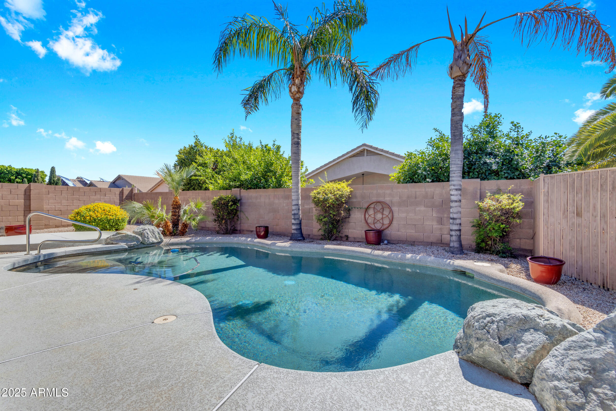 10231 E OLLA Avenue