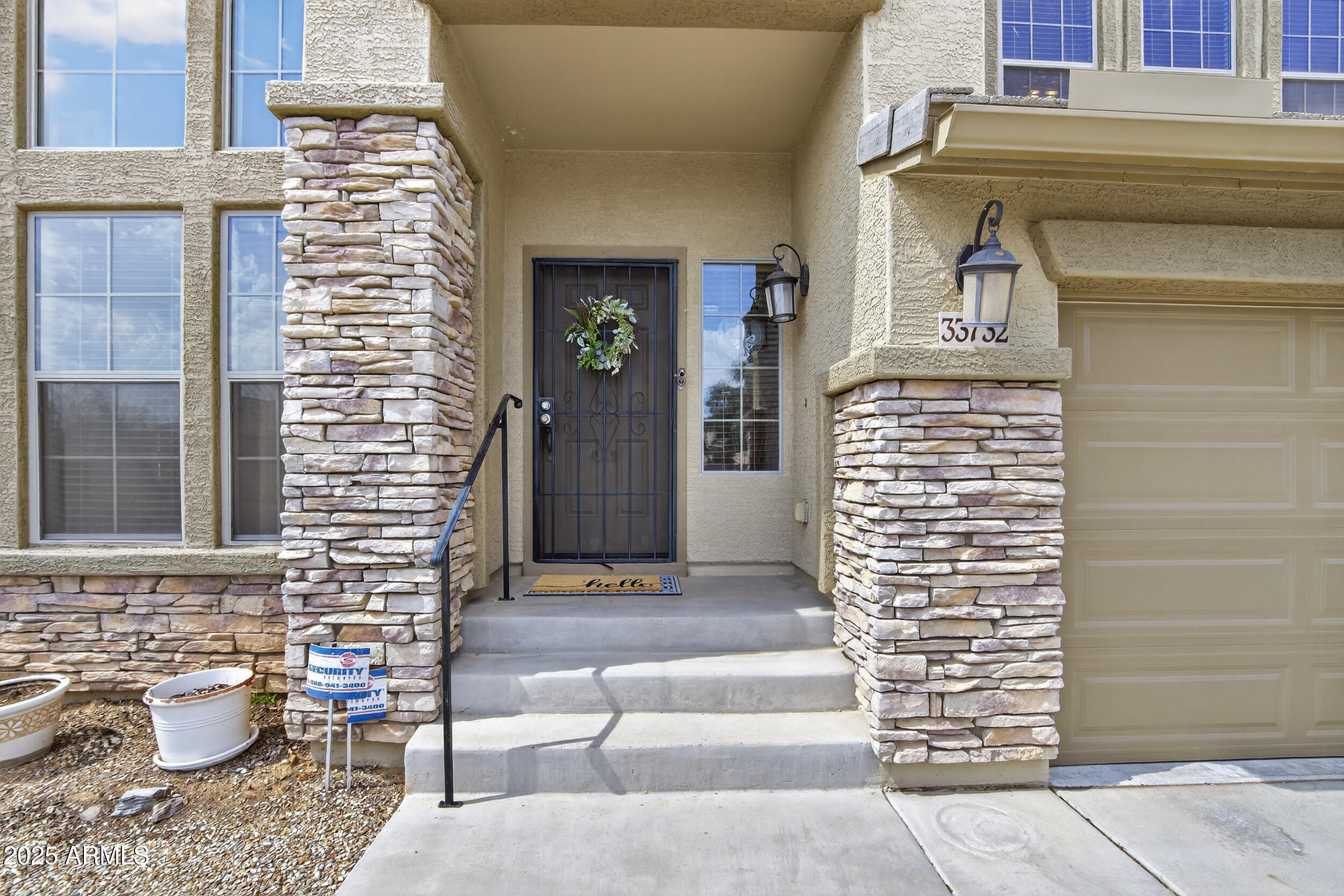 33732 N SANDSTONE Drive