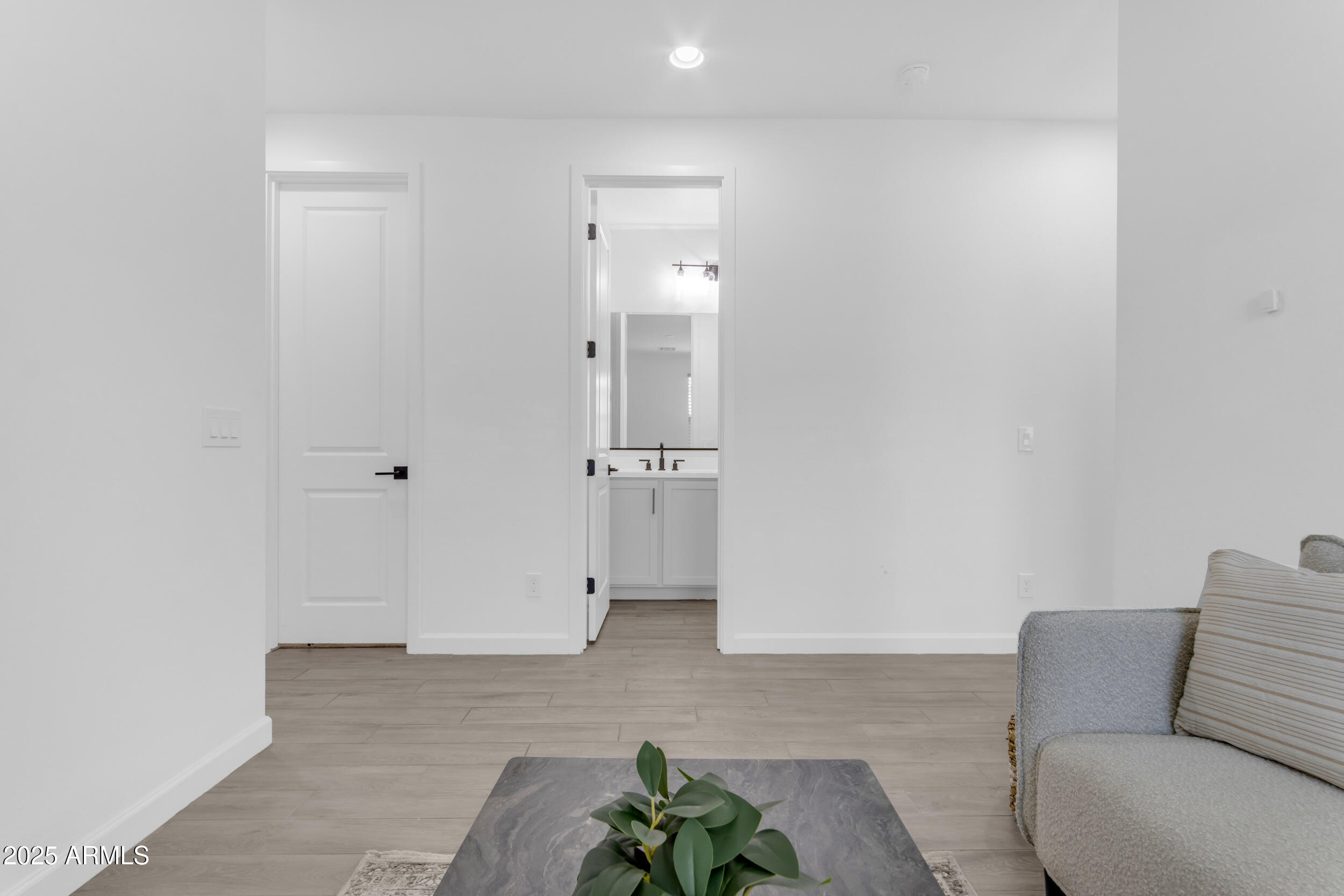 11230 E UPTON Avenue