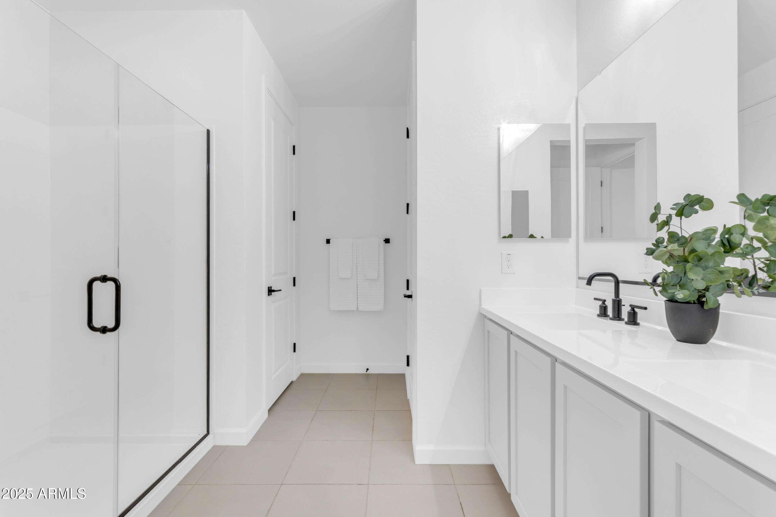 11230 E UPTON Avenue