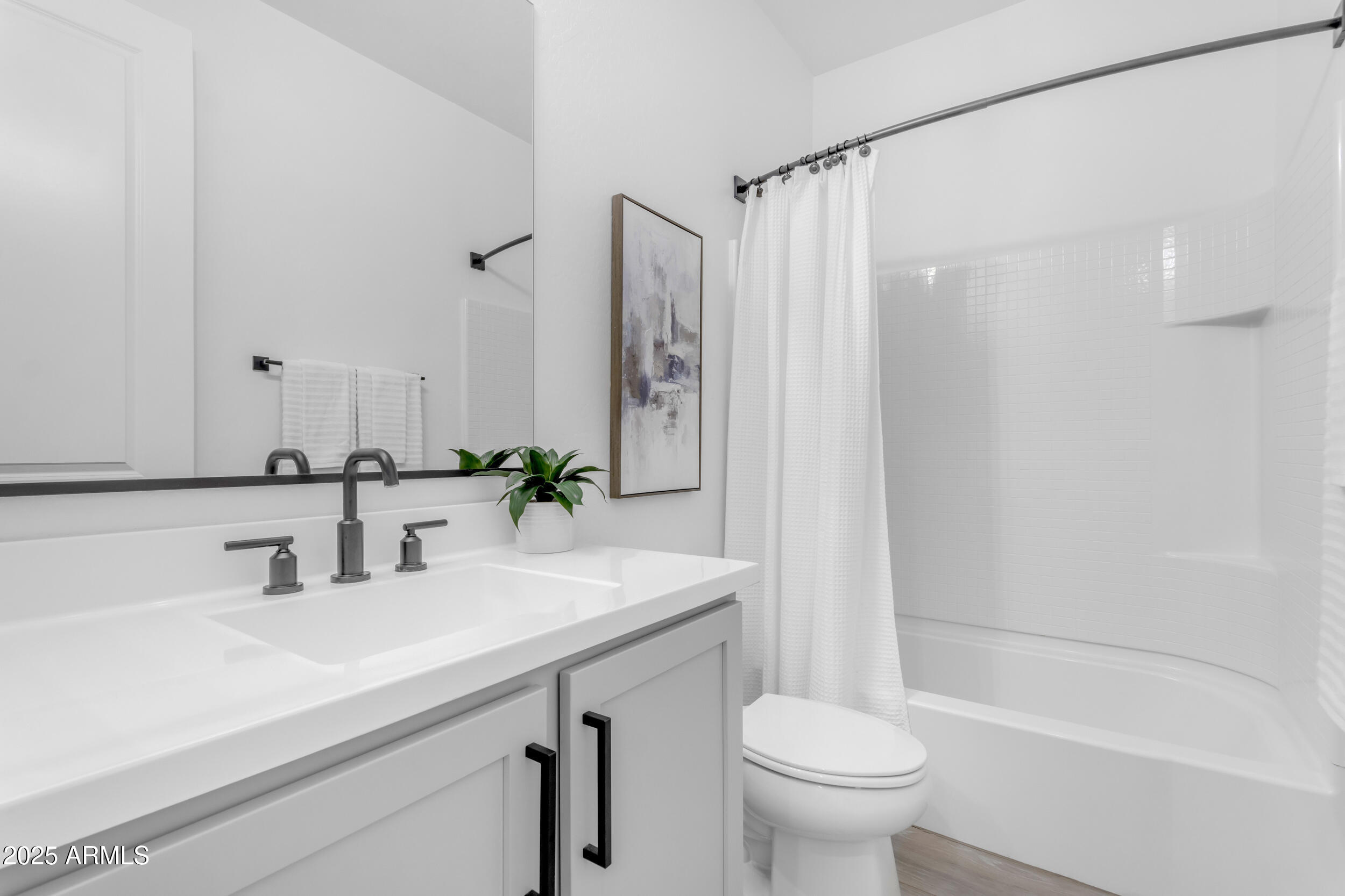 11230 E UPTON Avenue