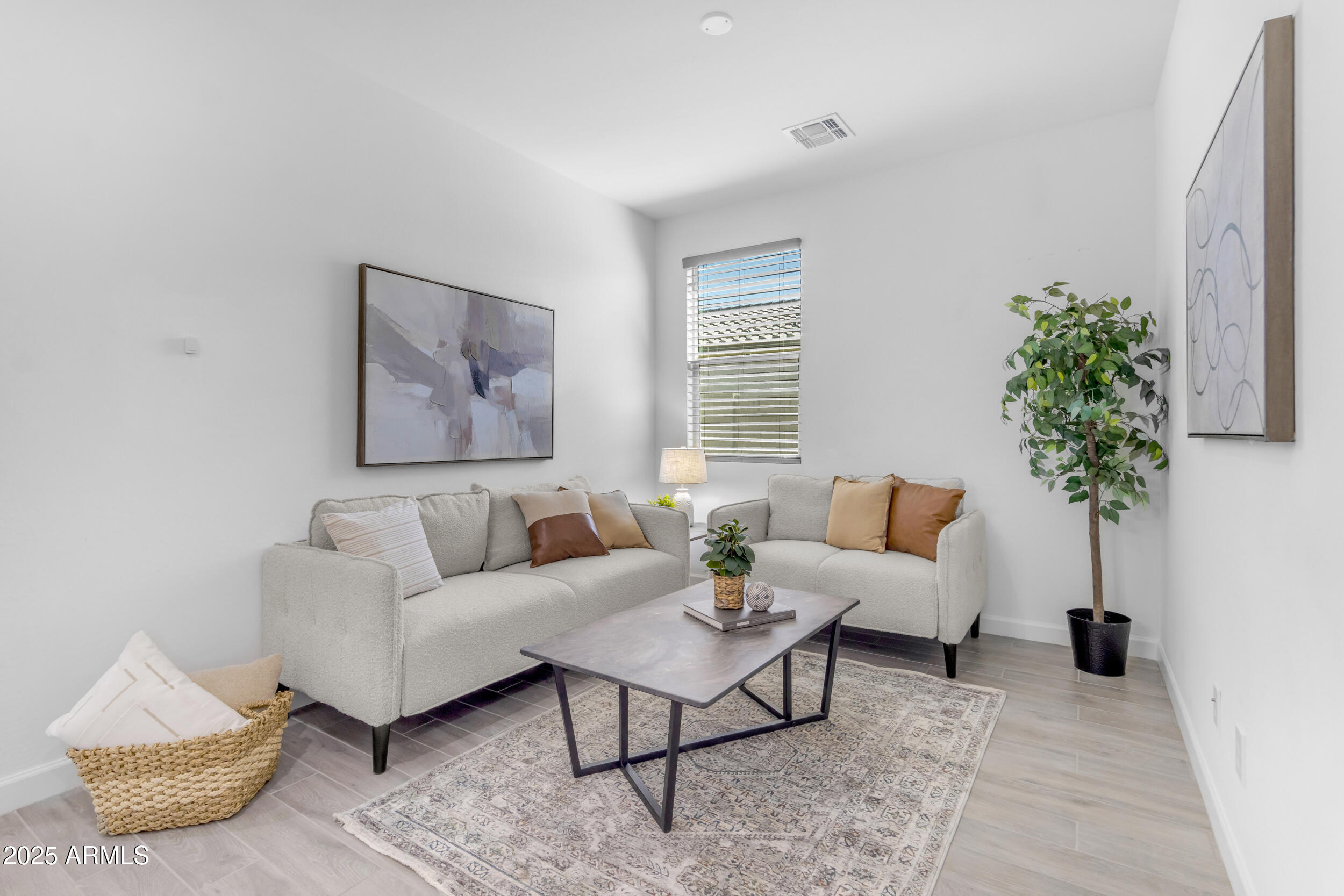 11230 E UPTON Avenue