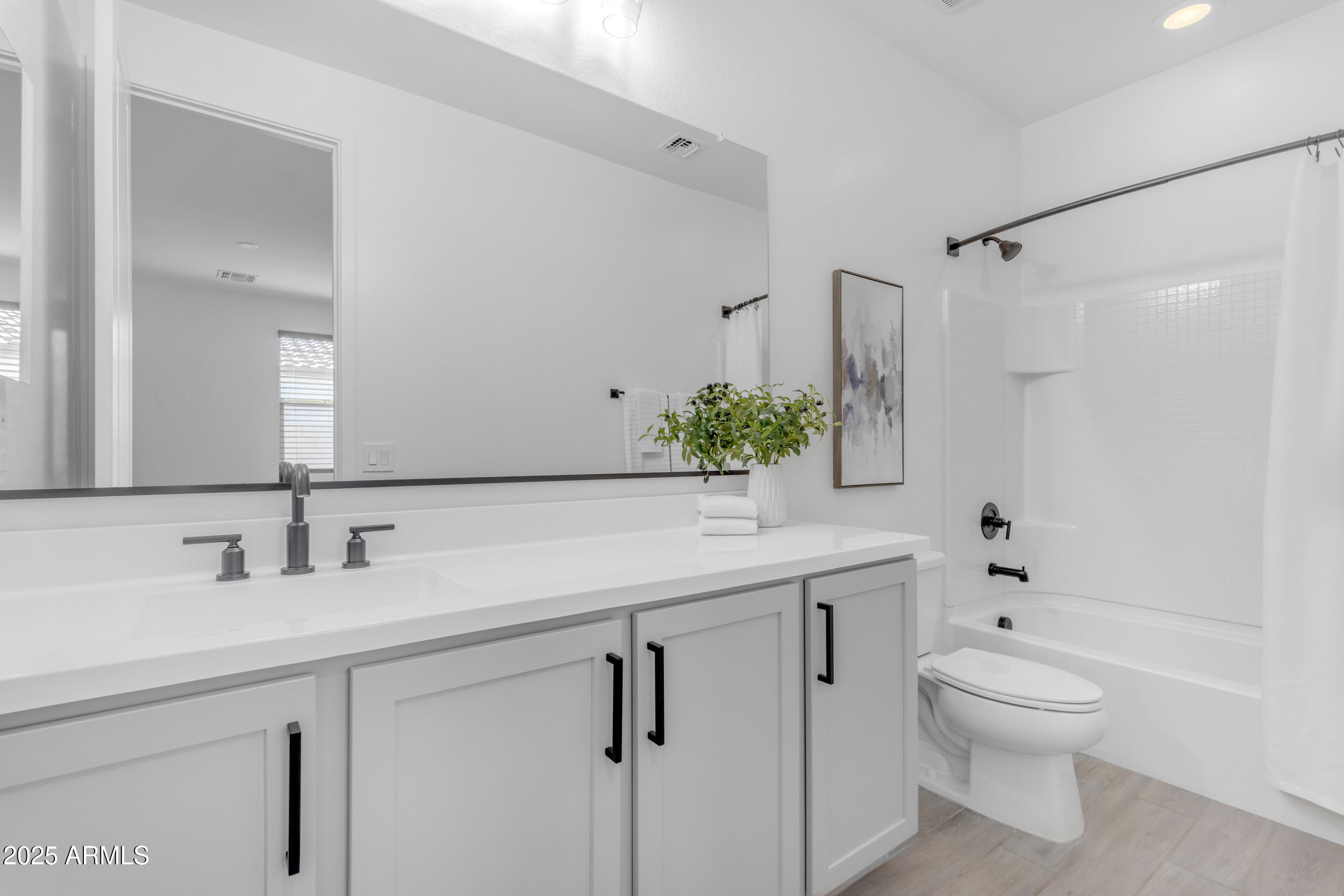 11230 E UPTON Avenue