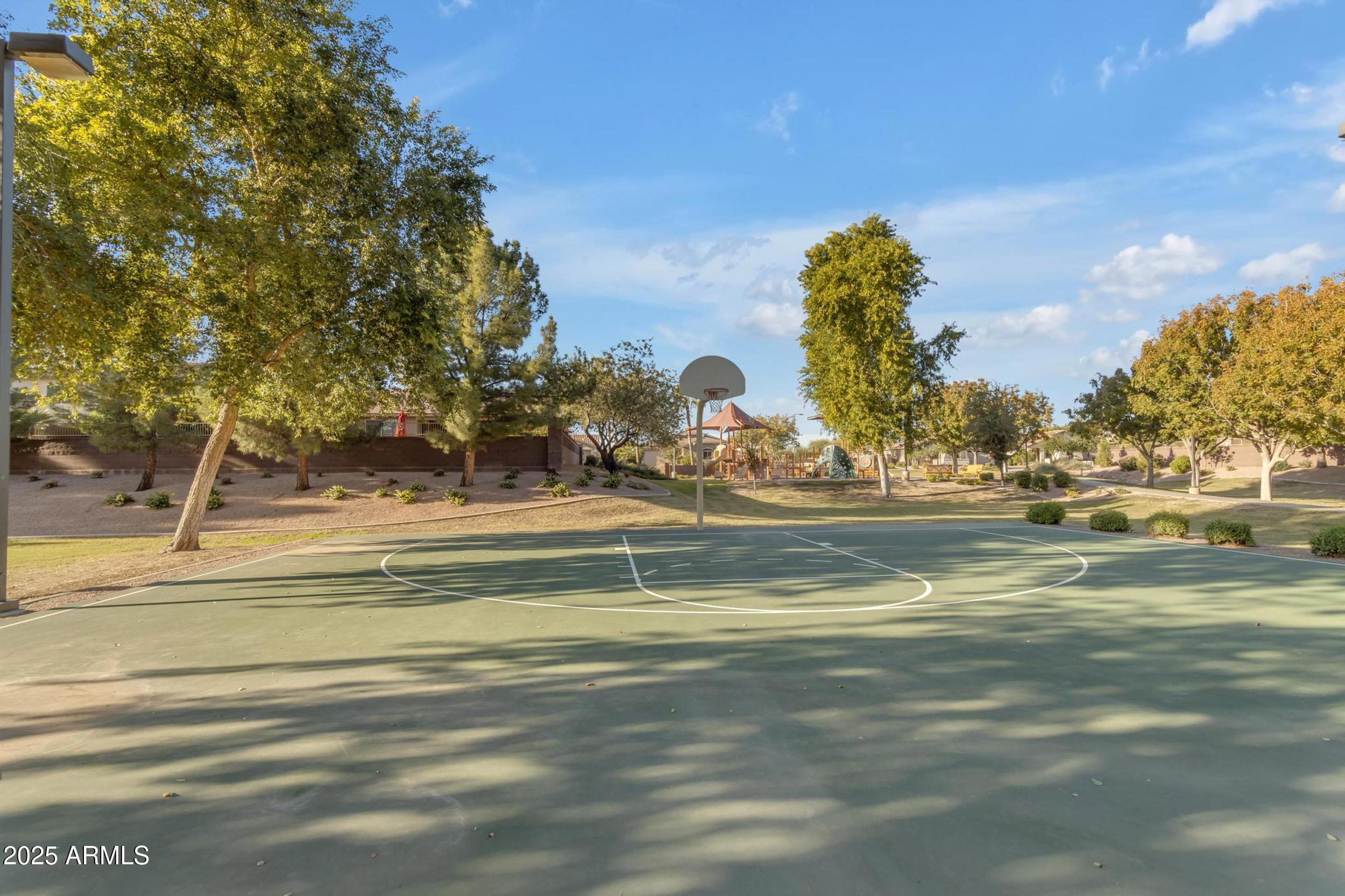 1078 W PAGODA Avenue