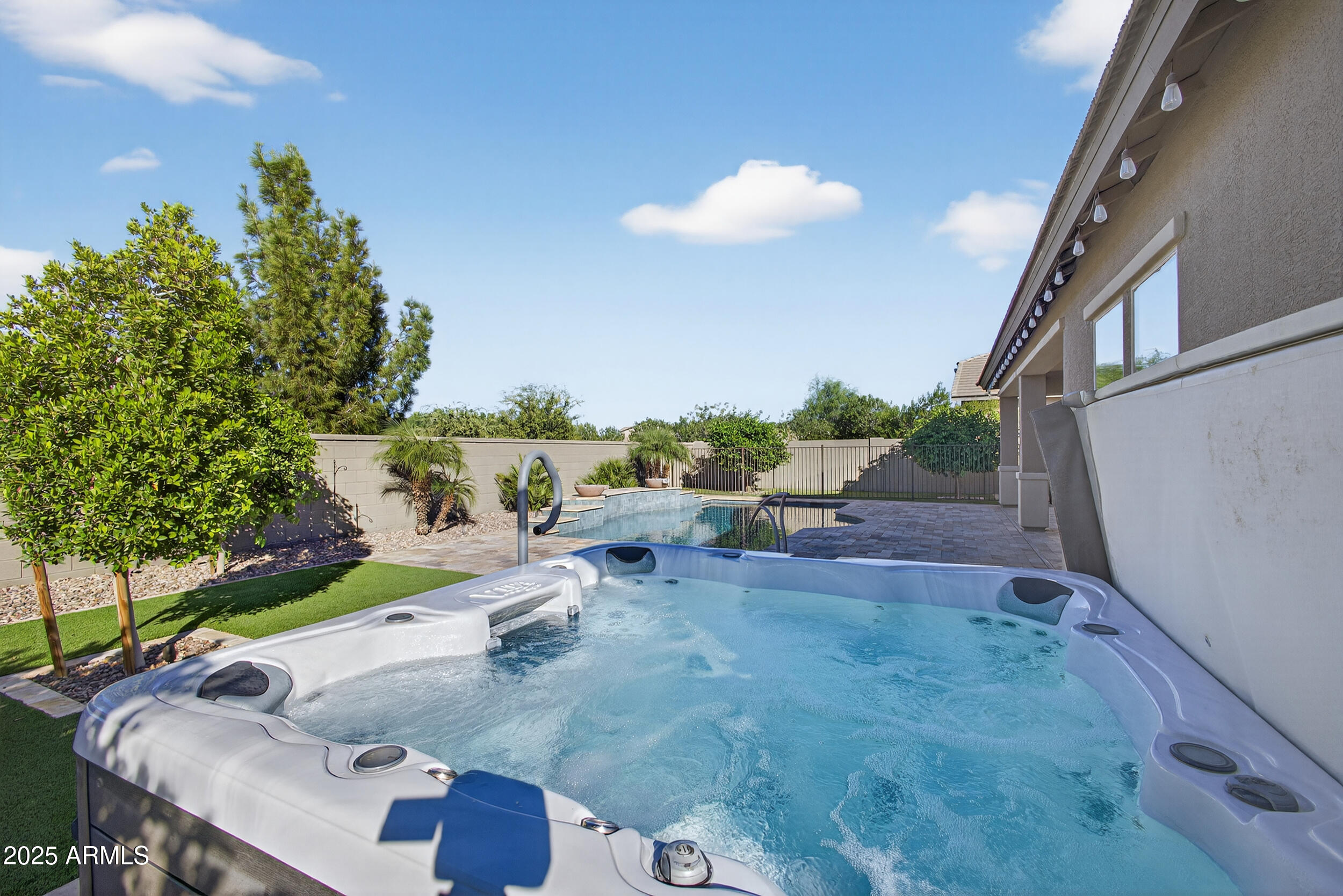 1078 W PAGODA Avenue