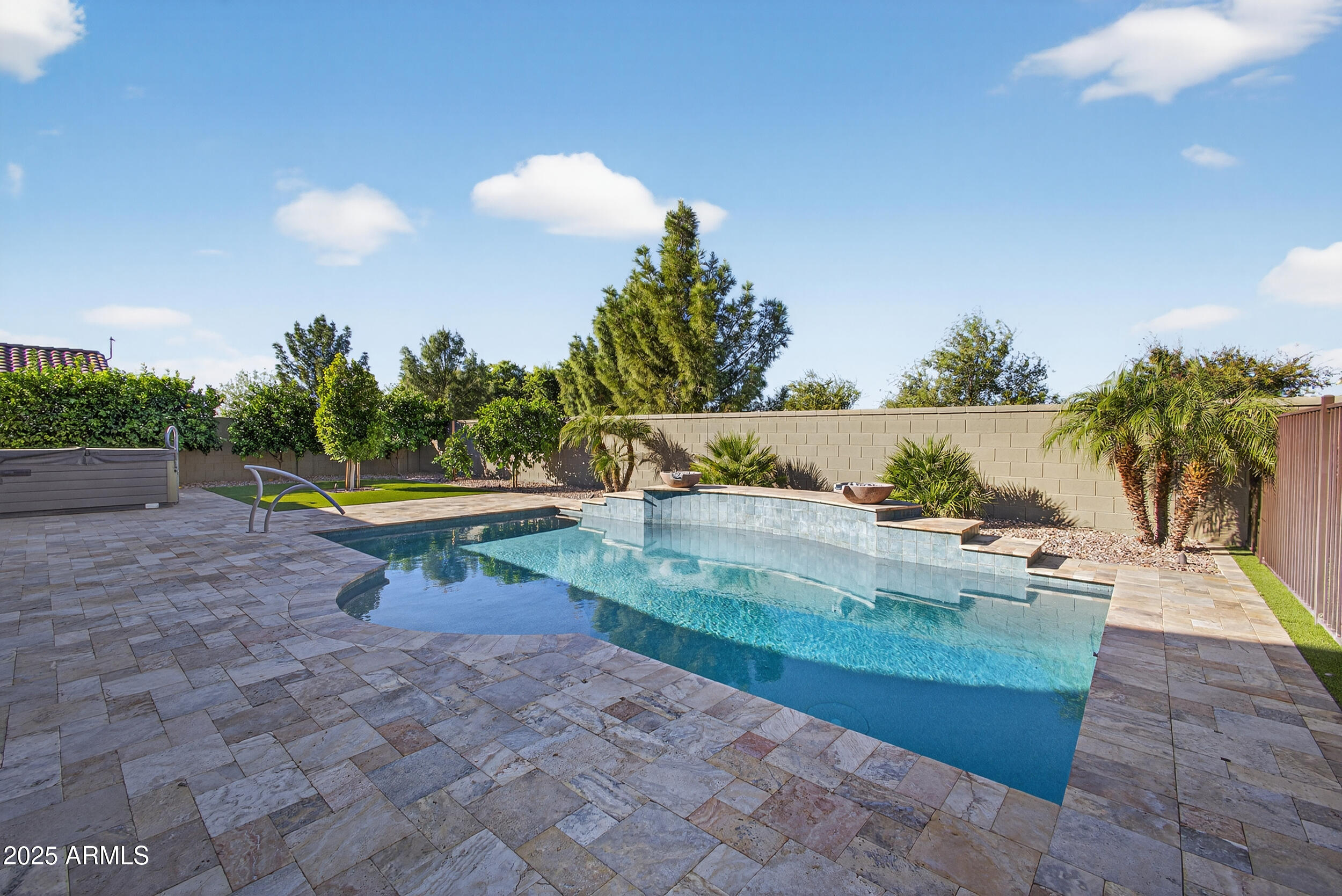 1078 W PAGODA Avenue