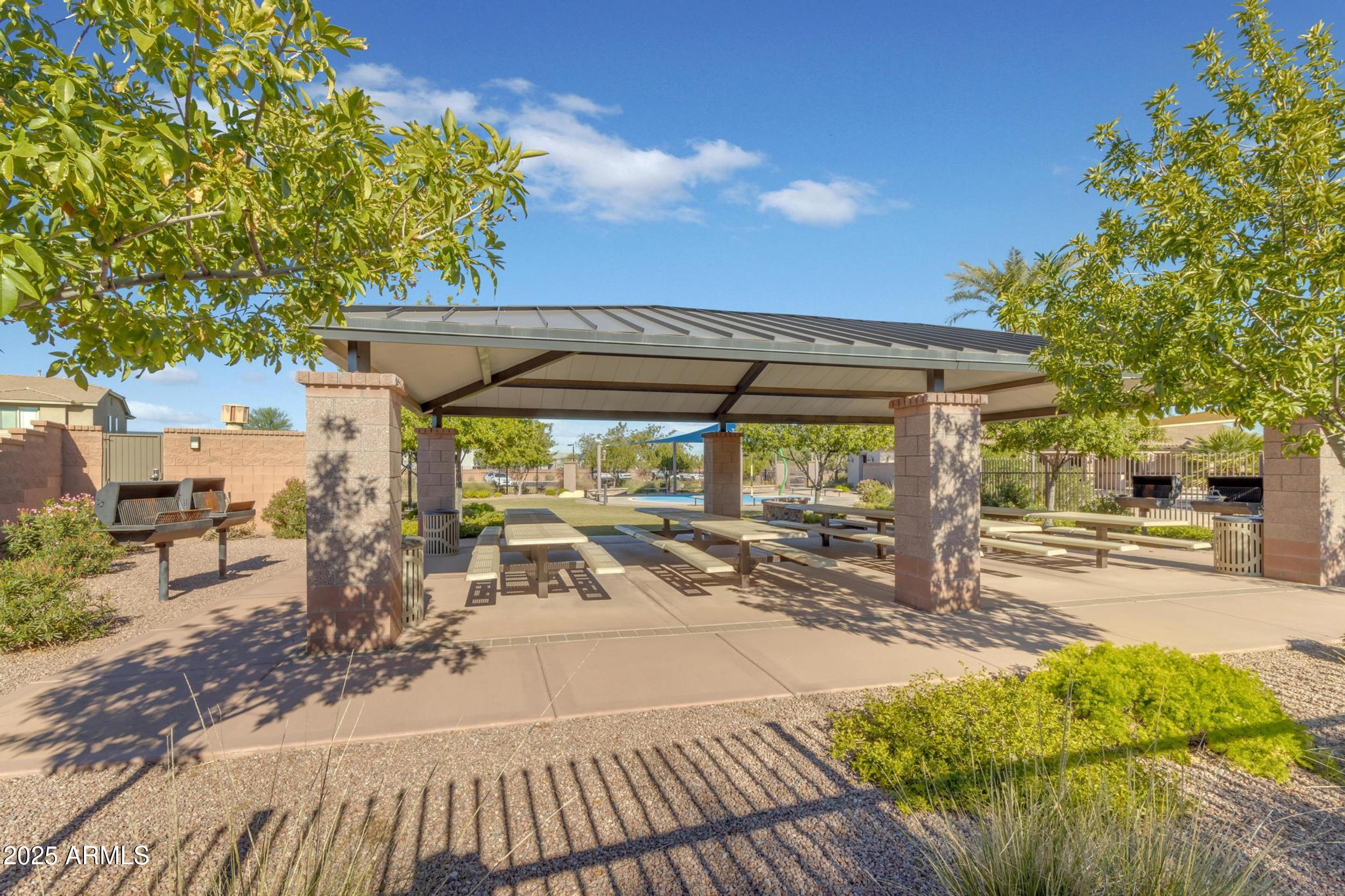 1078 W PAGODA Avenue