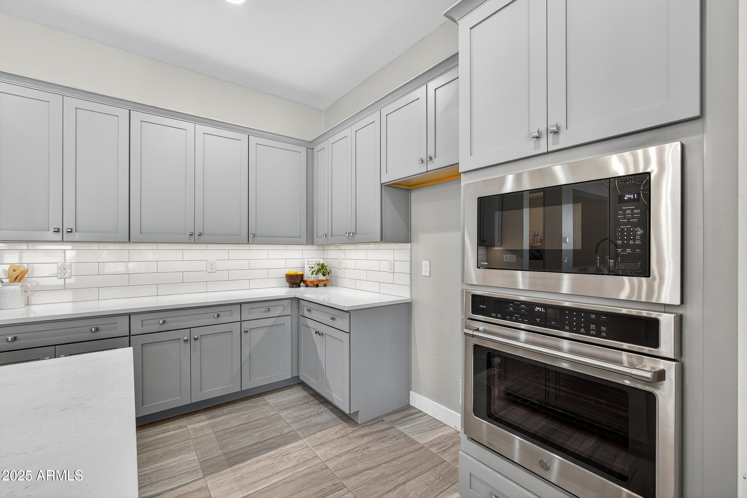 1078 W PAGODA Avenue