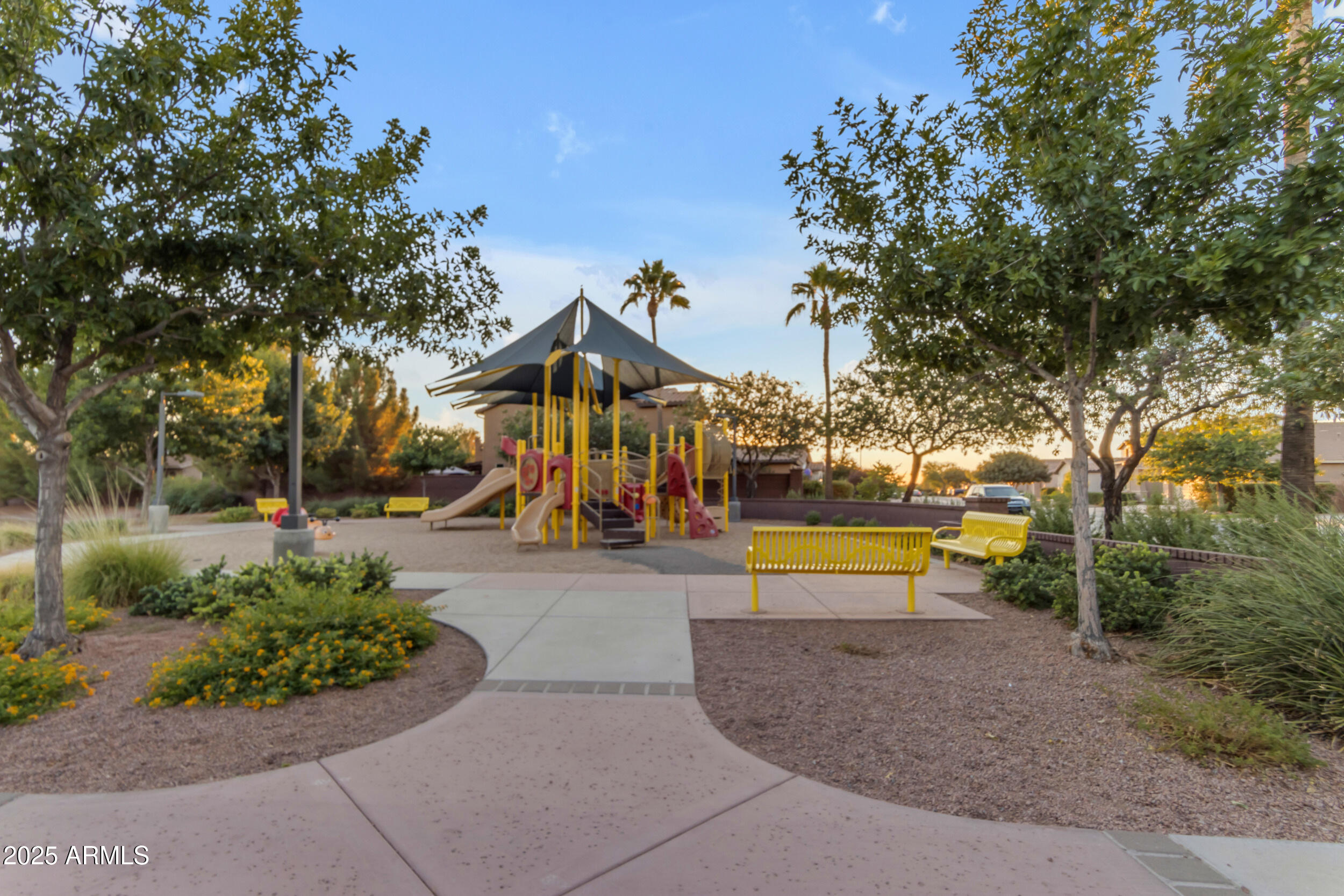 1078 W PAGODA Avenue