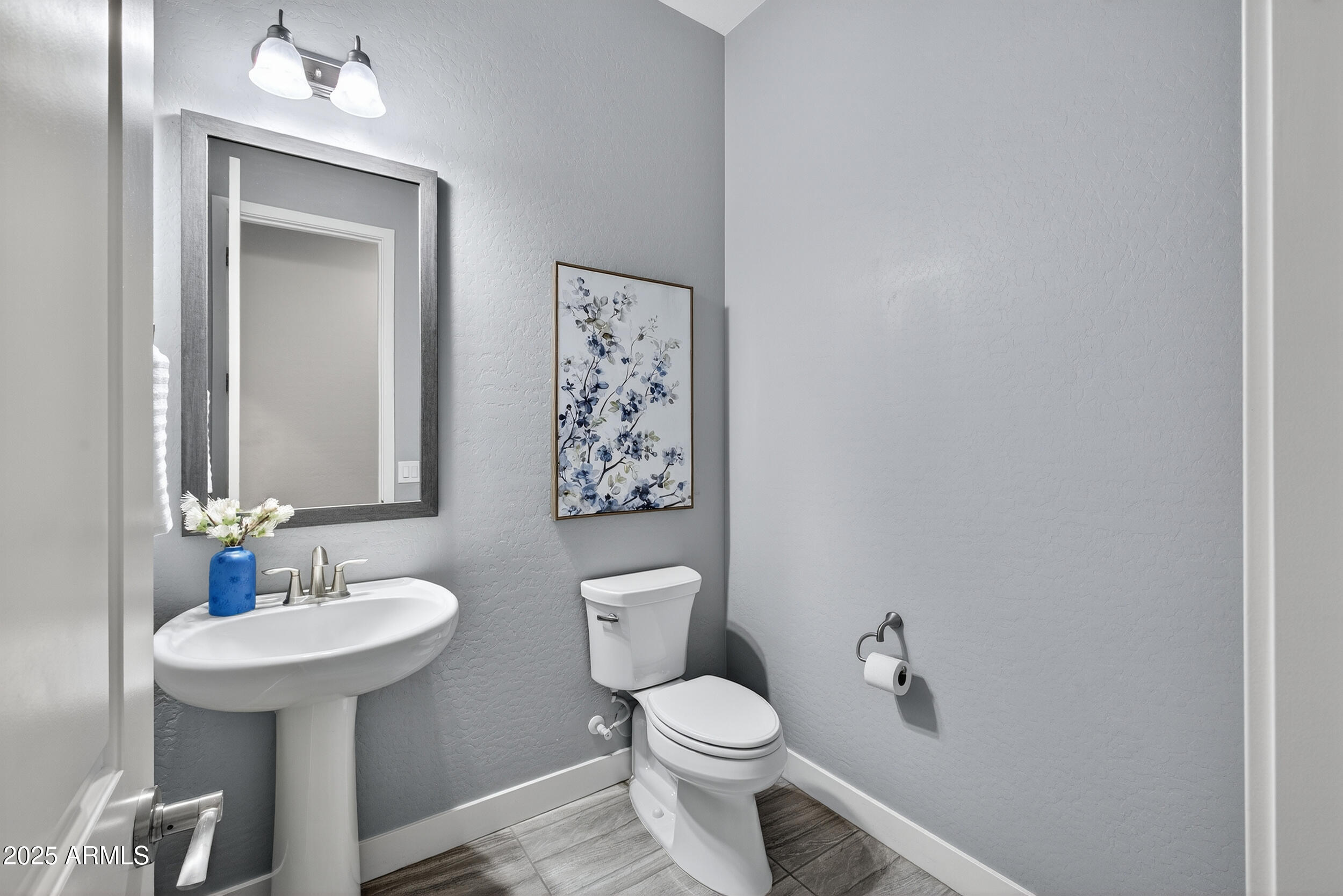 1078 W PAGODA Avenue