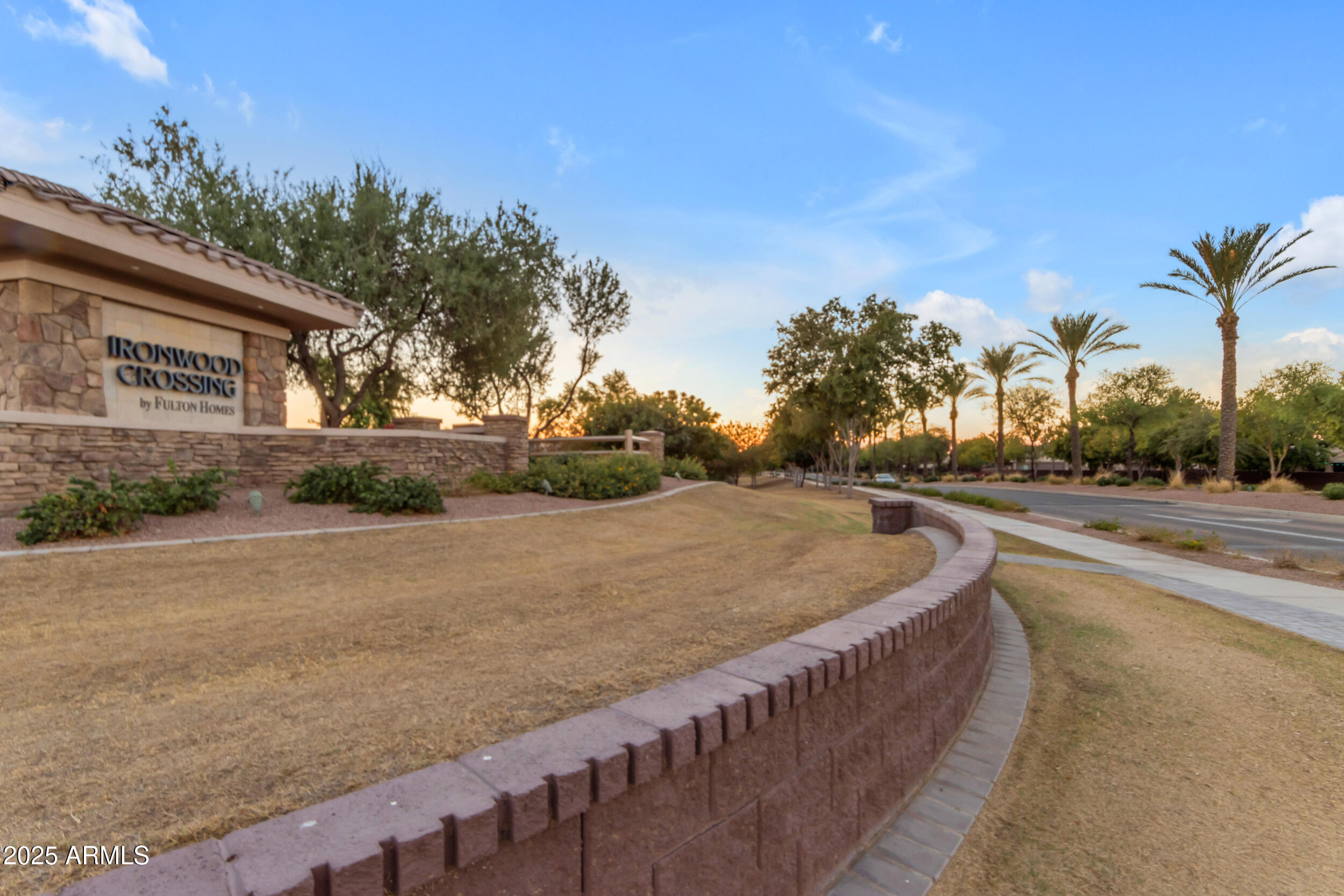 1078 W PAGODA Avenue