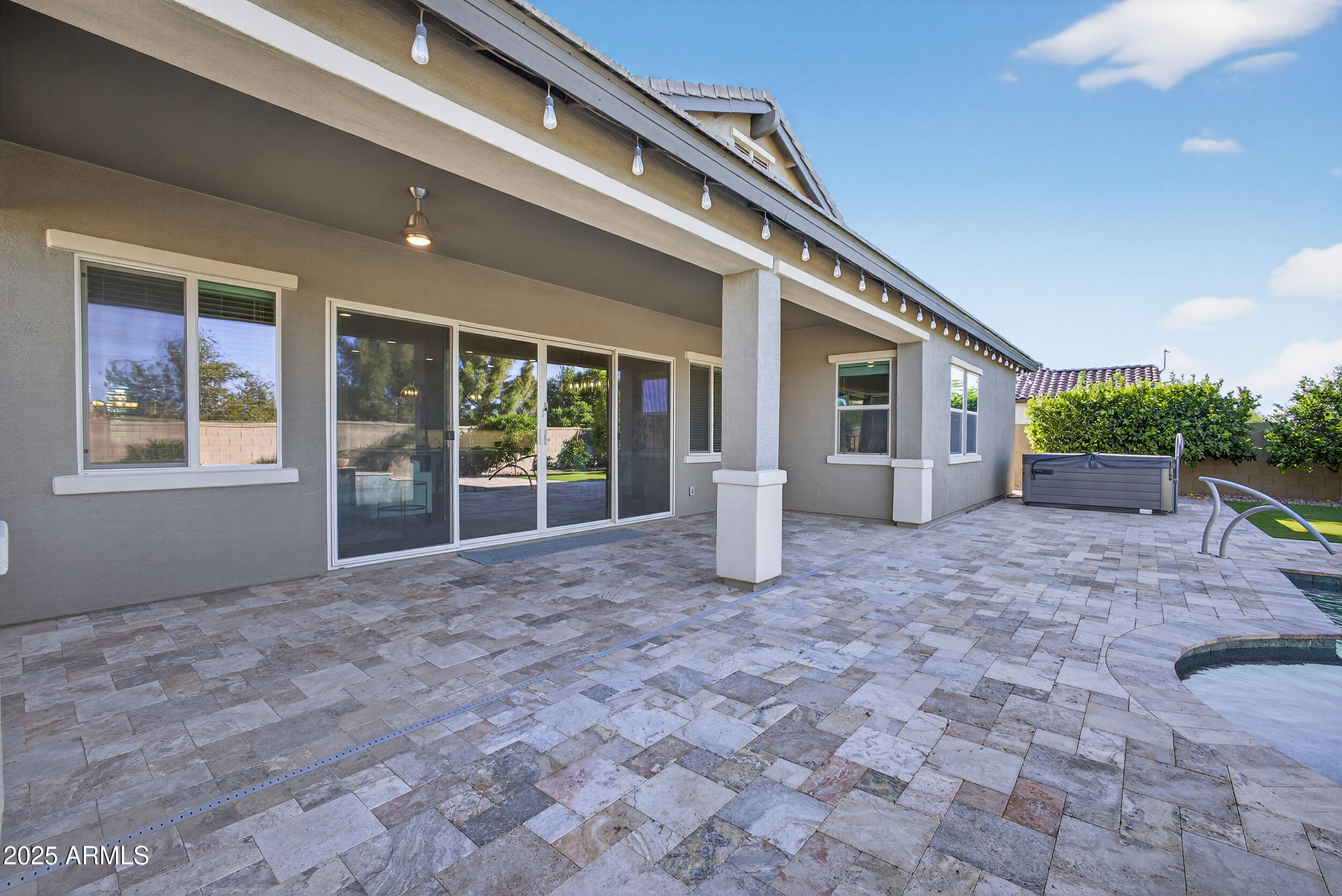 1078 W PAGODA Avenue