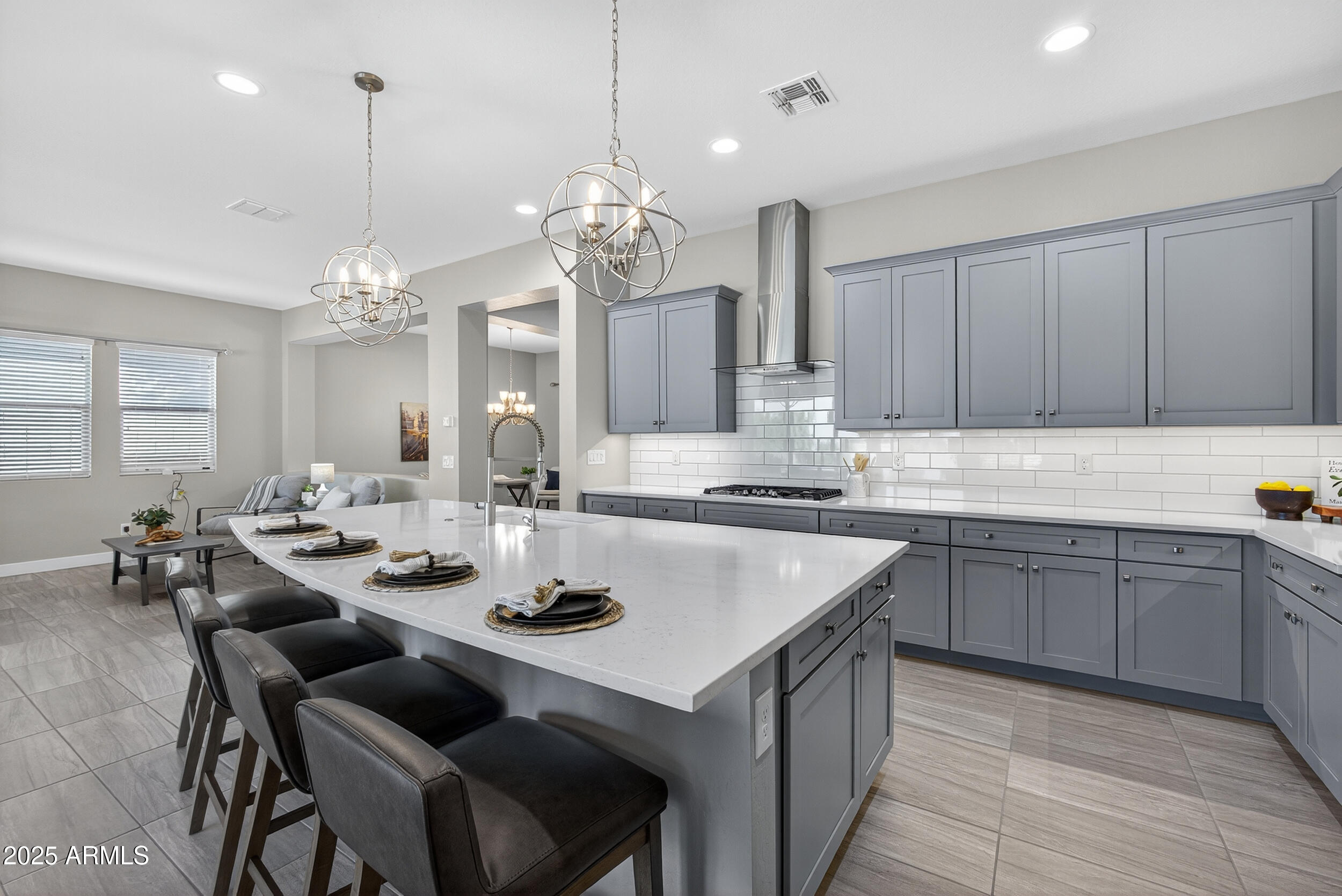 1078 W PAGODA Avenue