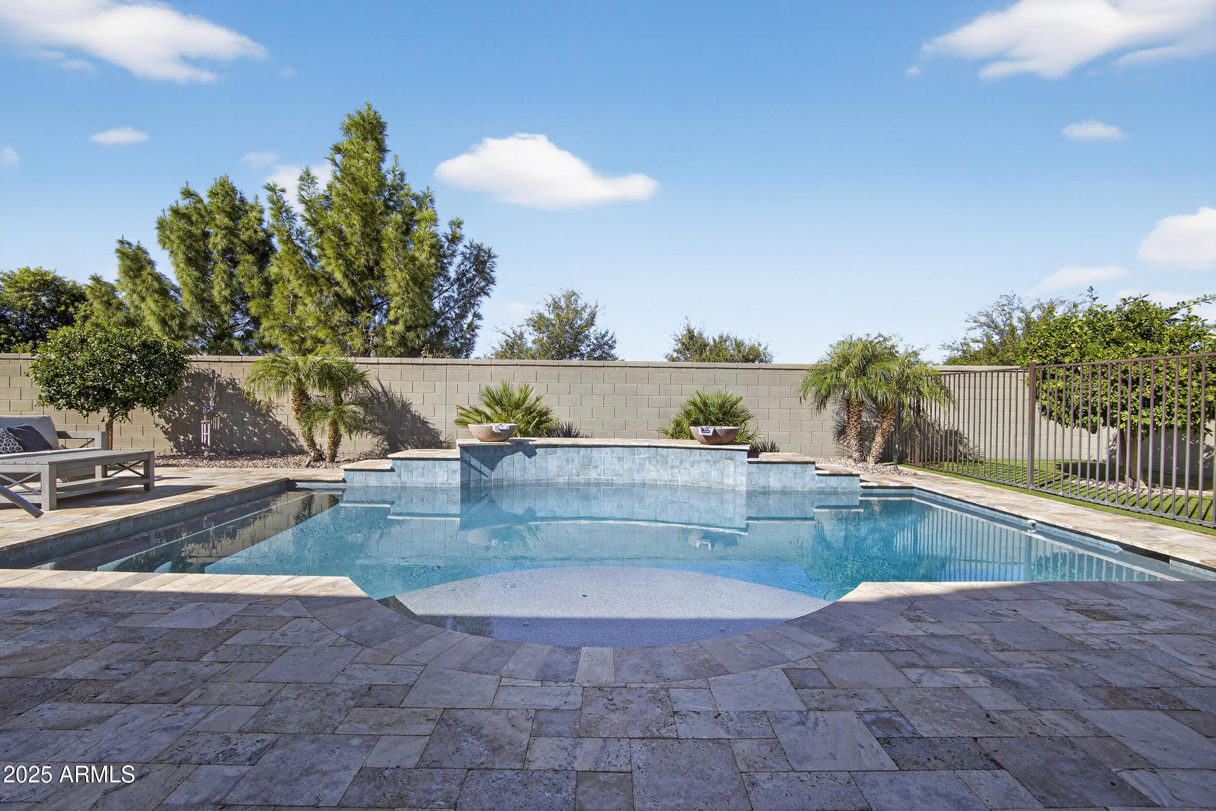 1078 W PAGODA Avenue