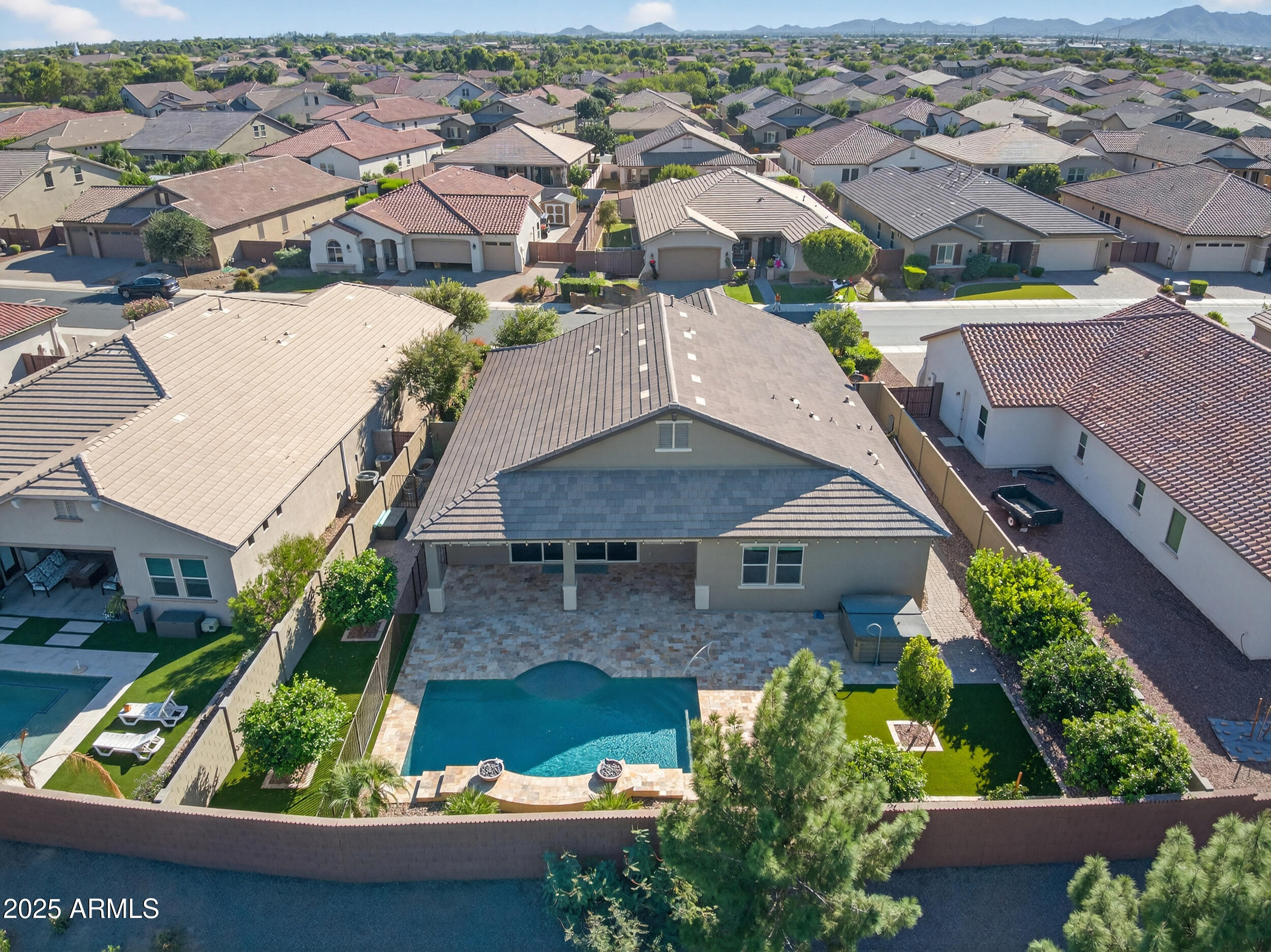 1078 W PAGODA Avenue