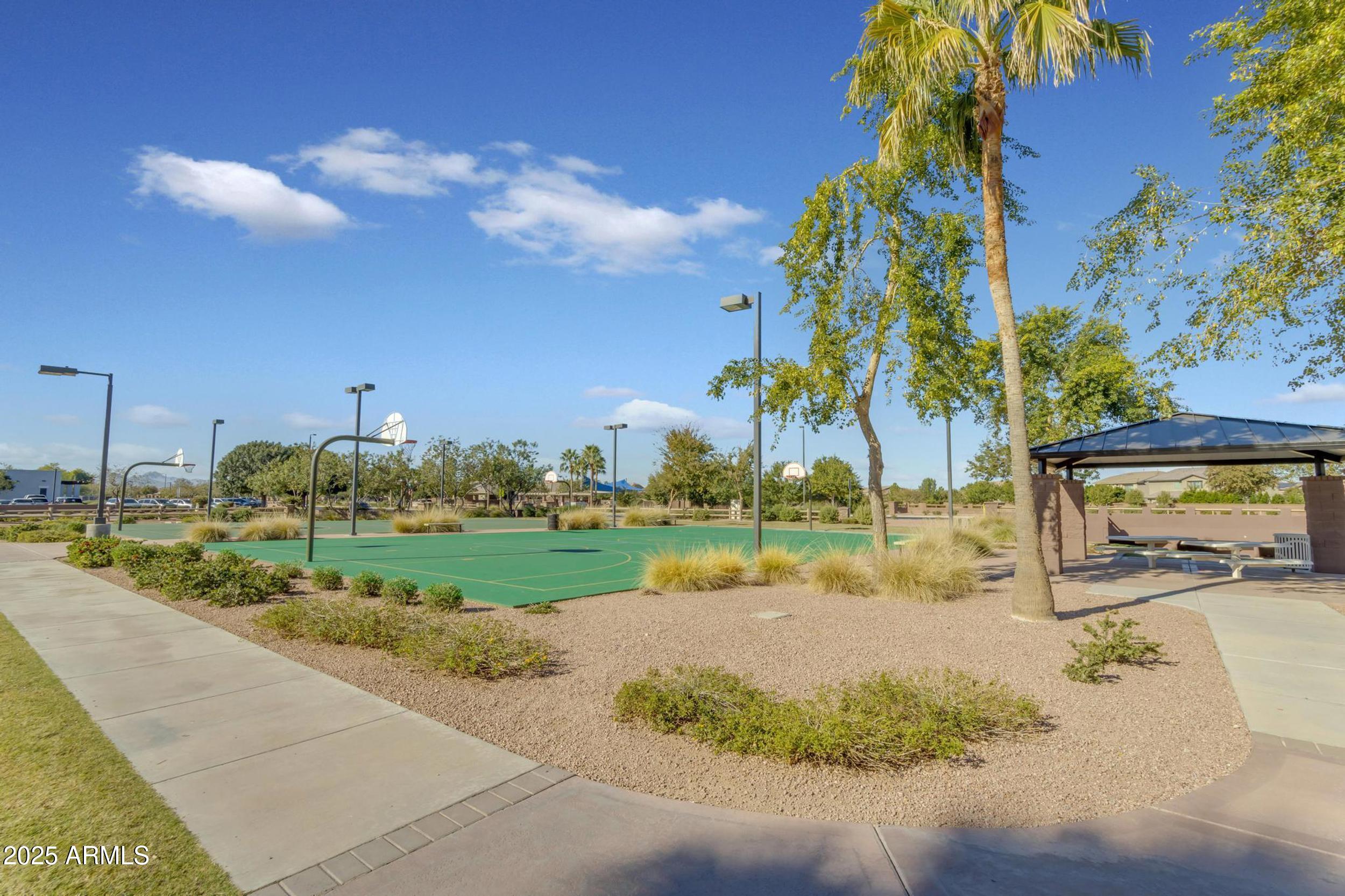 1078 W PAGODA Avenue