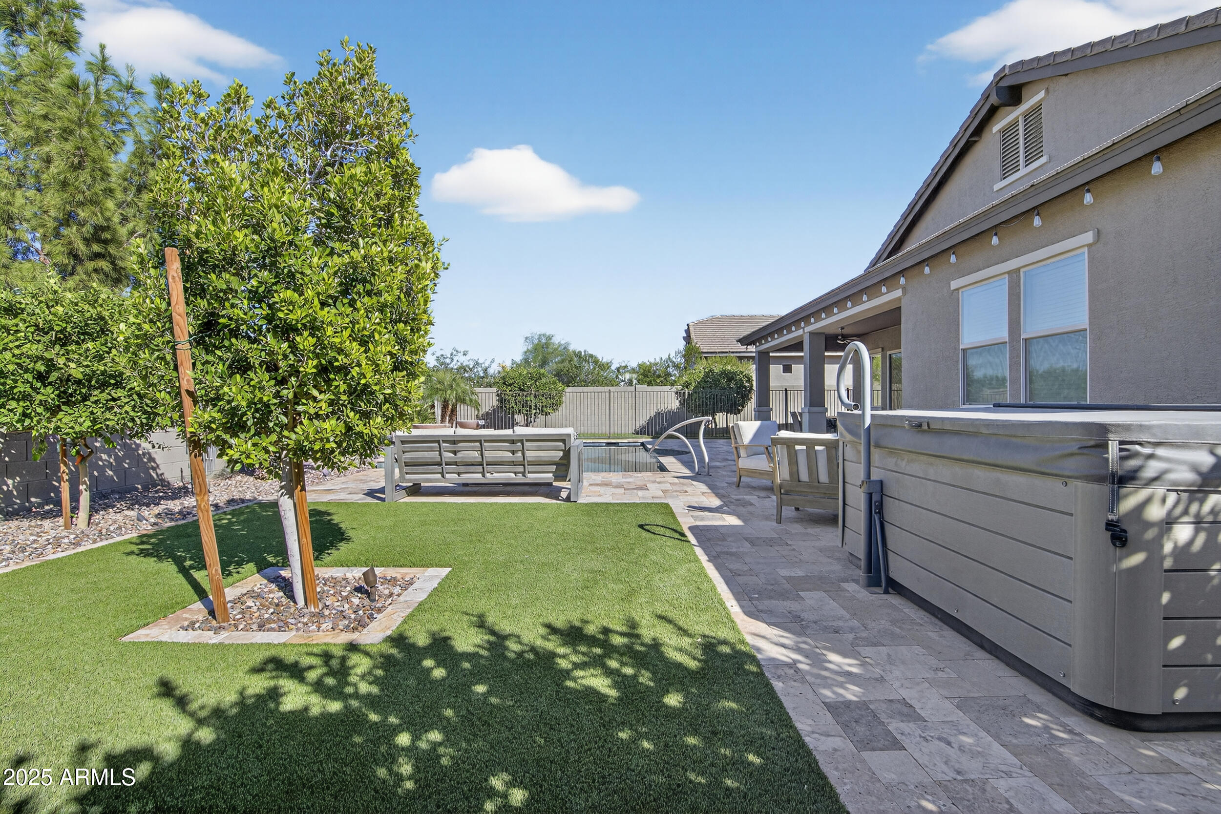 1078 W PAGODA Avenue