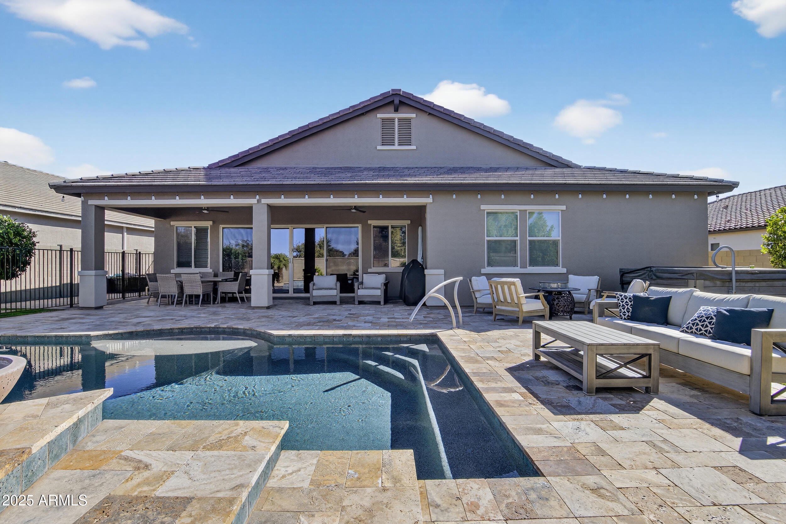 1078 W PAGODA Avenue