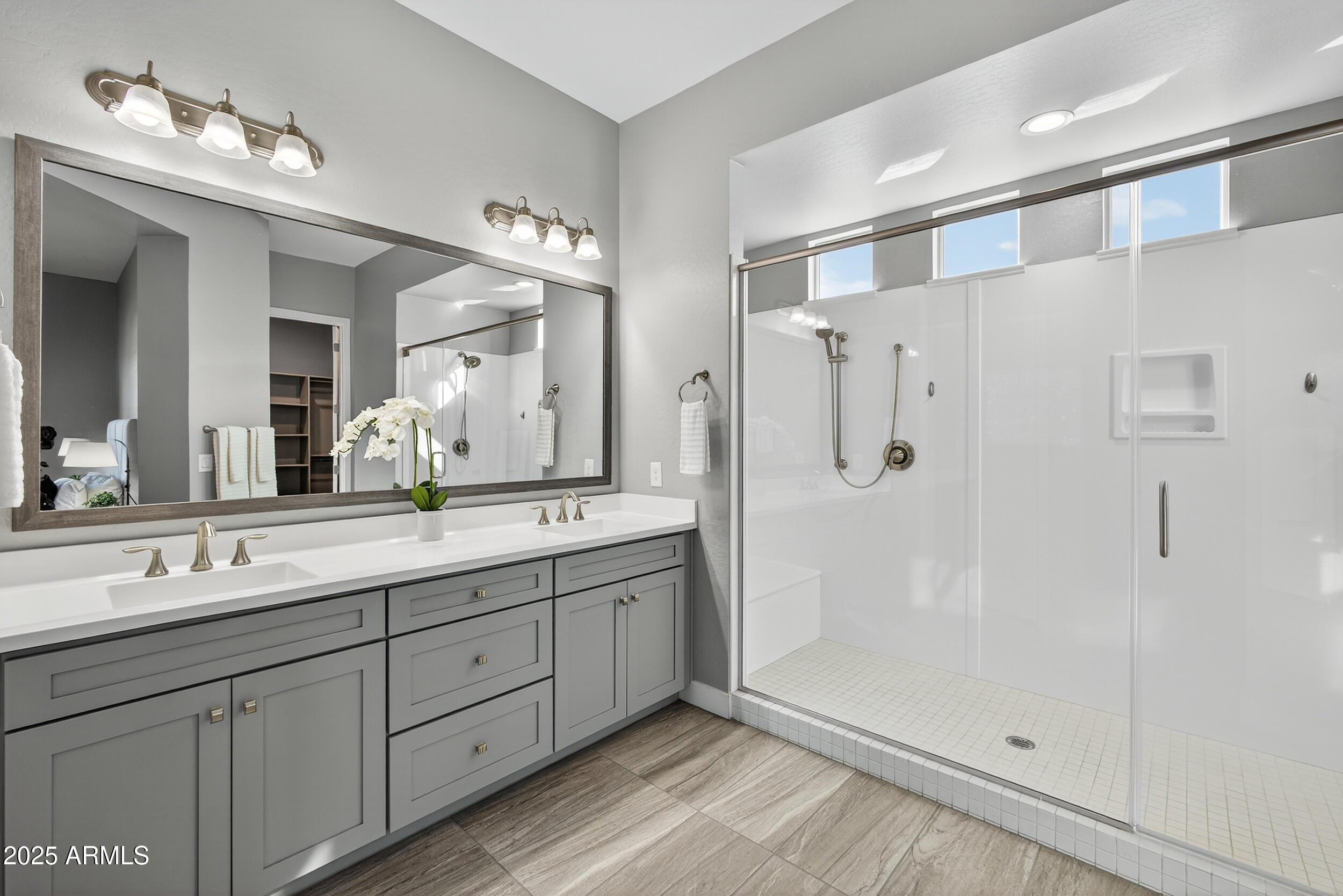 1078 W PAGODA Avenue