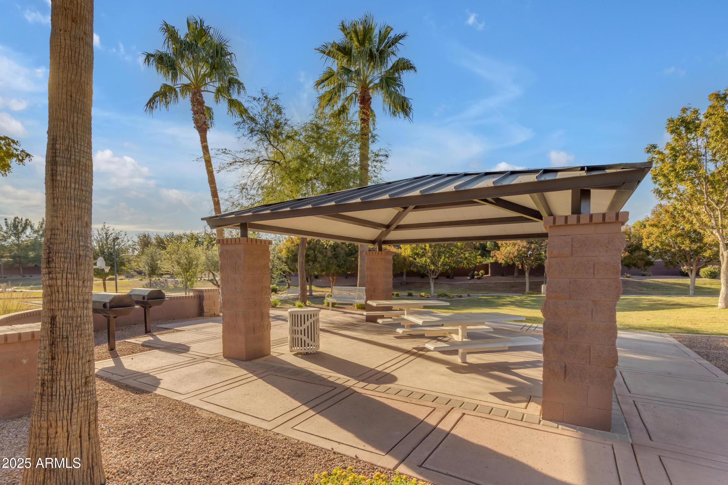 1078 W PAGODA Avenue