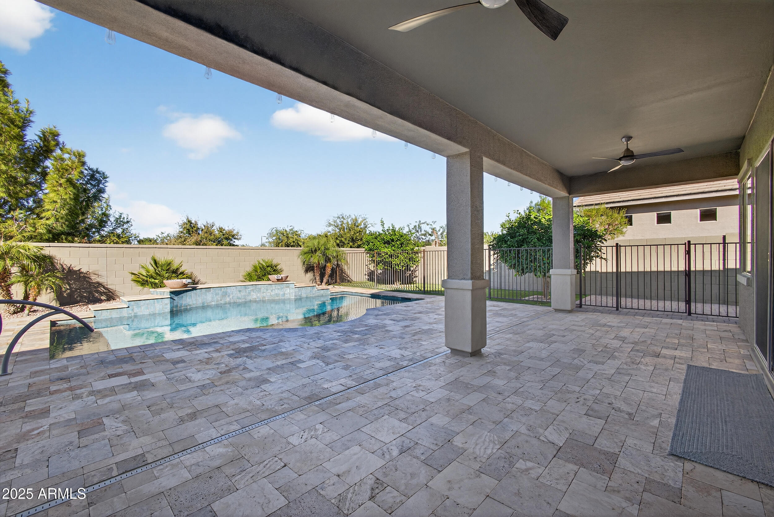 1078 W PAGODA Avenue