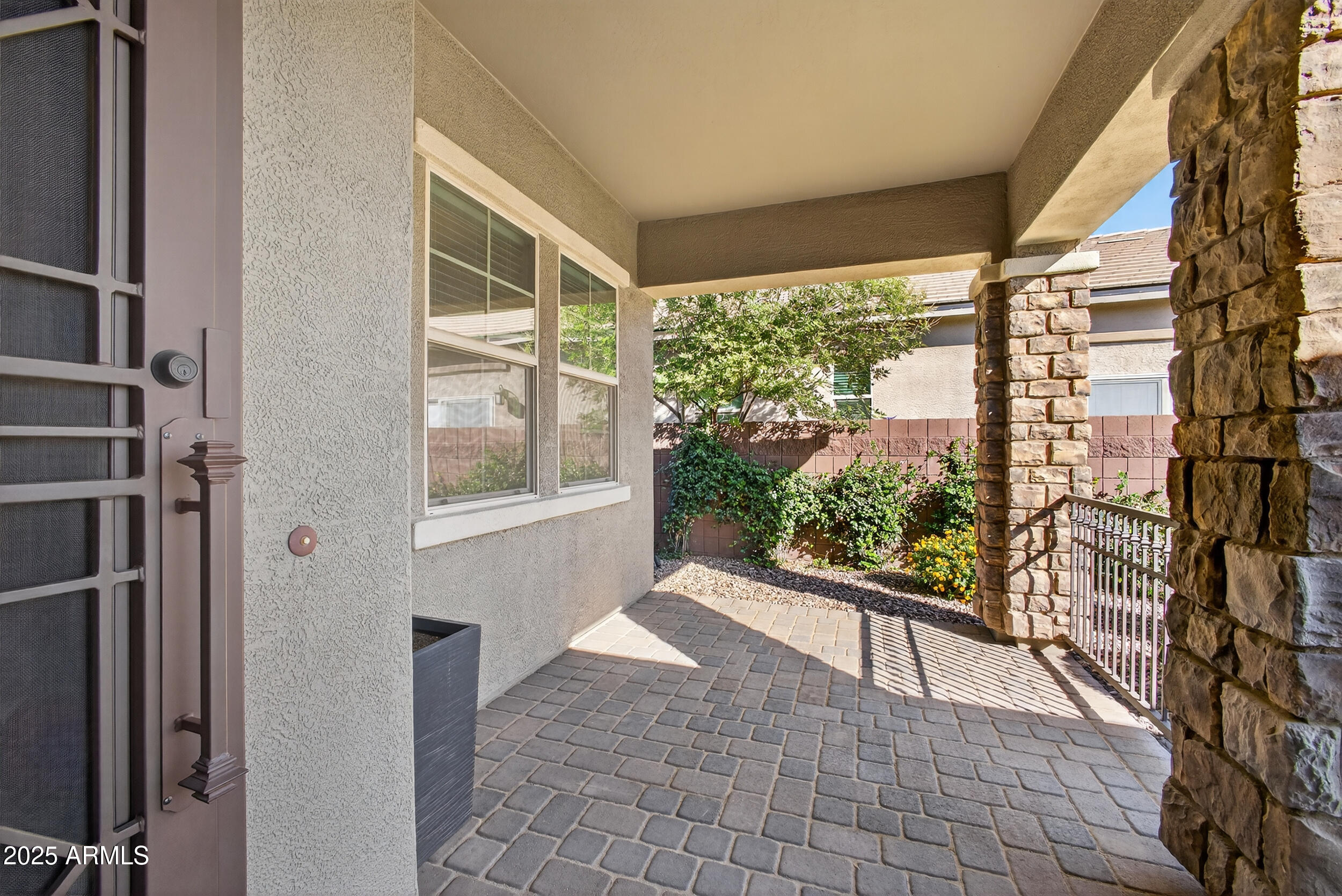 1078 W PAGODA Avenue