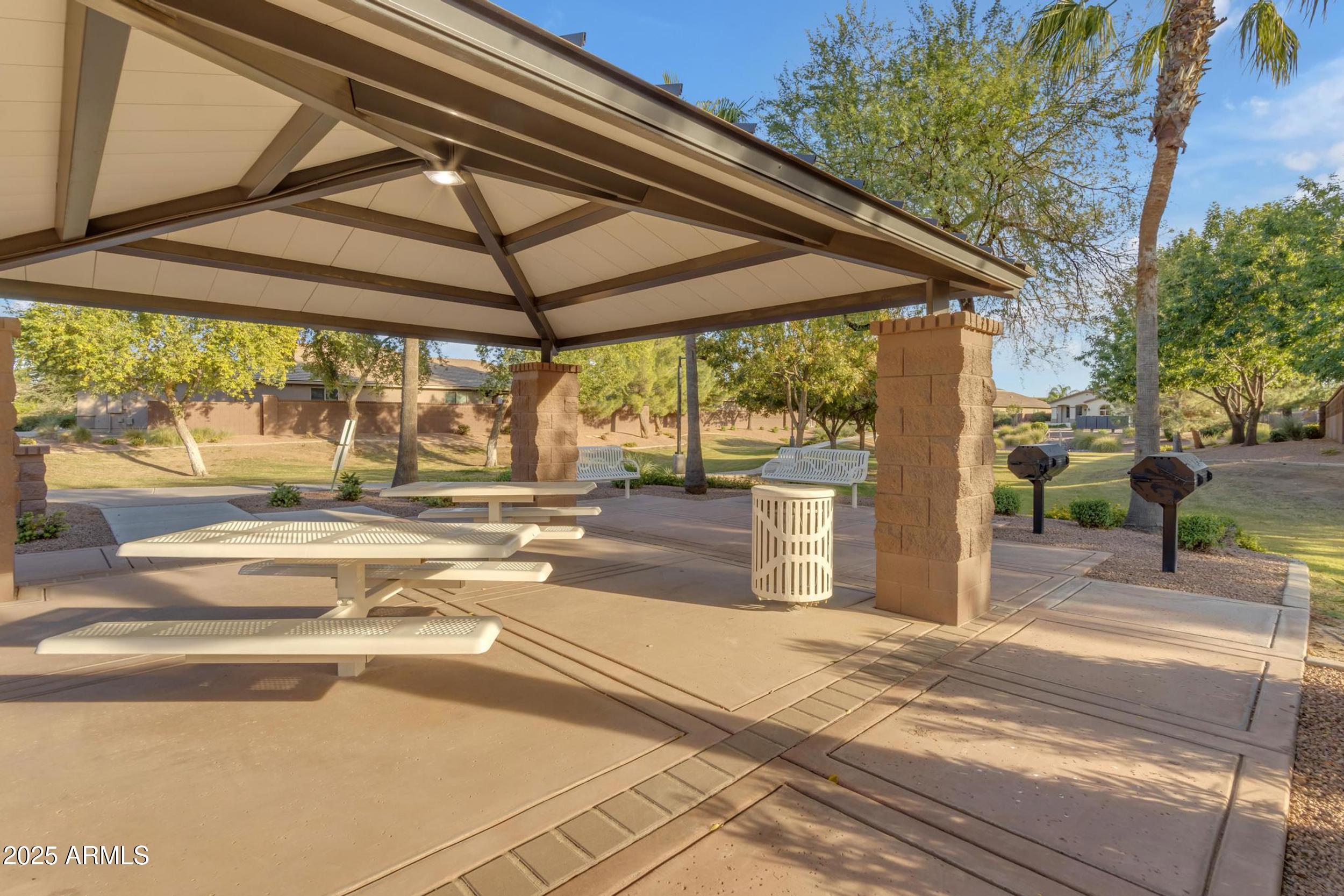 1078 W PAGODA Avenue