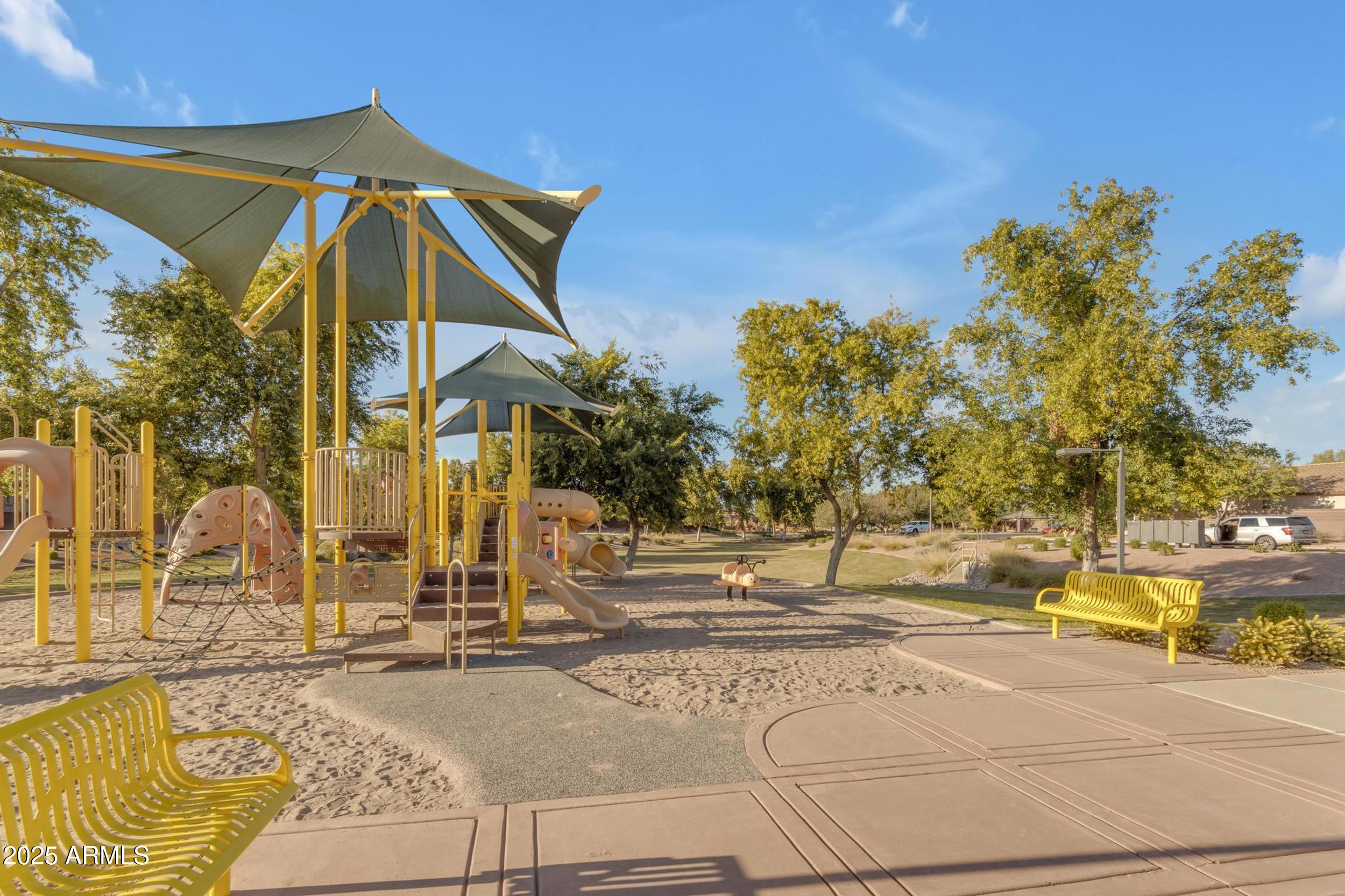 1078 W PAGODA Avenue