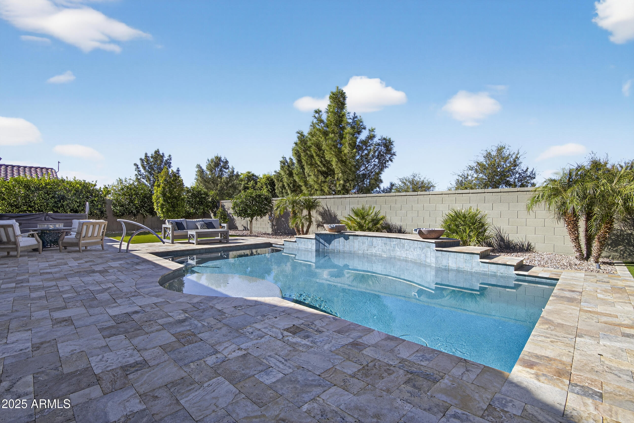 1078 W PAGODA Avenue