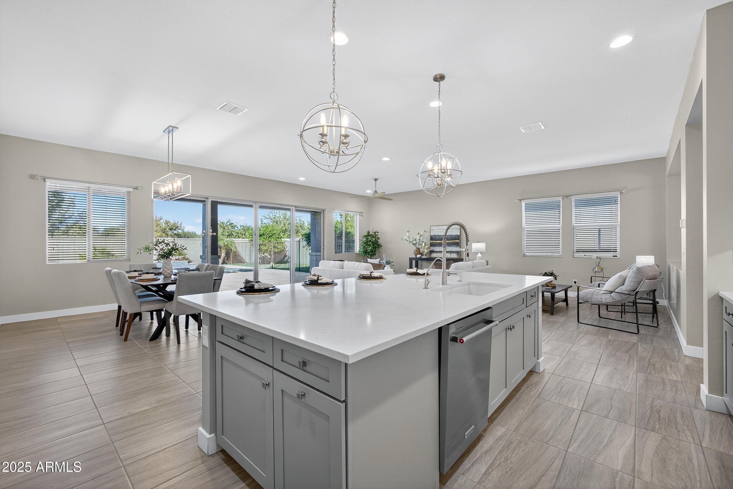 1078 W PAGODA Avenue