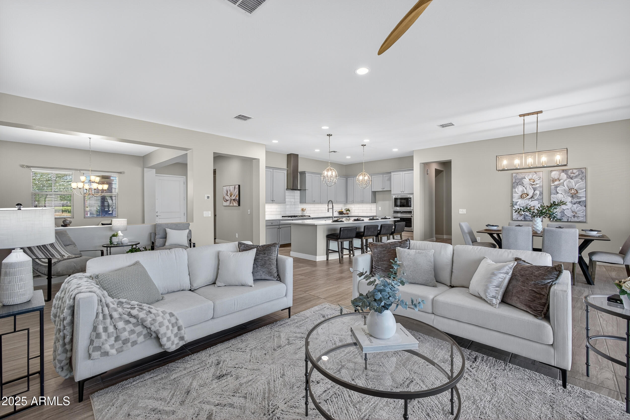 1078 W PAGODA Avenue