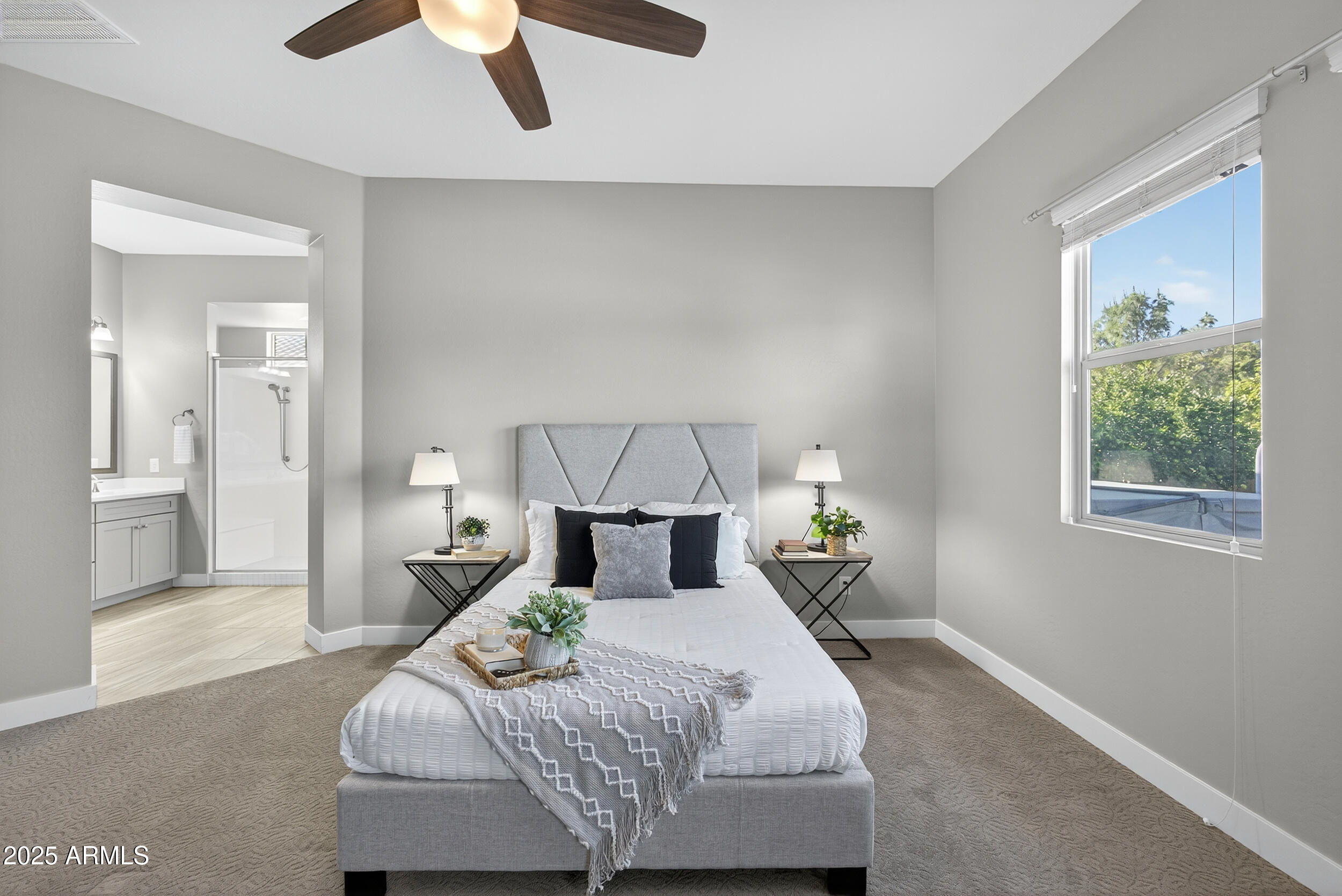 1078 W PAGODA Avenue