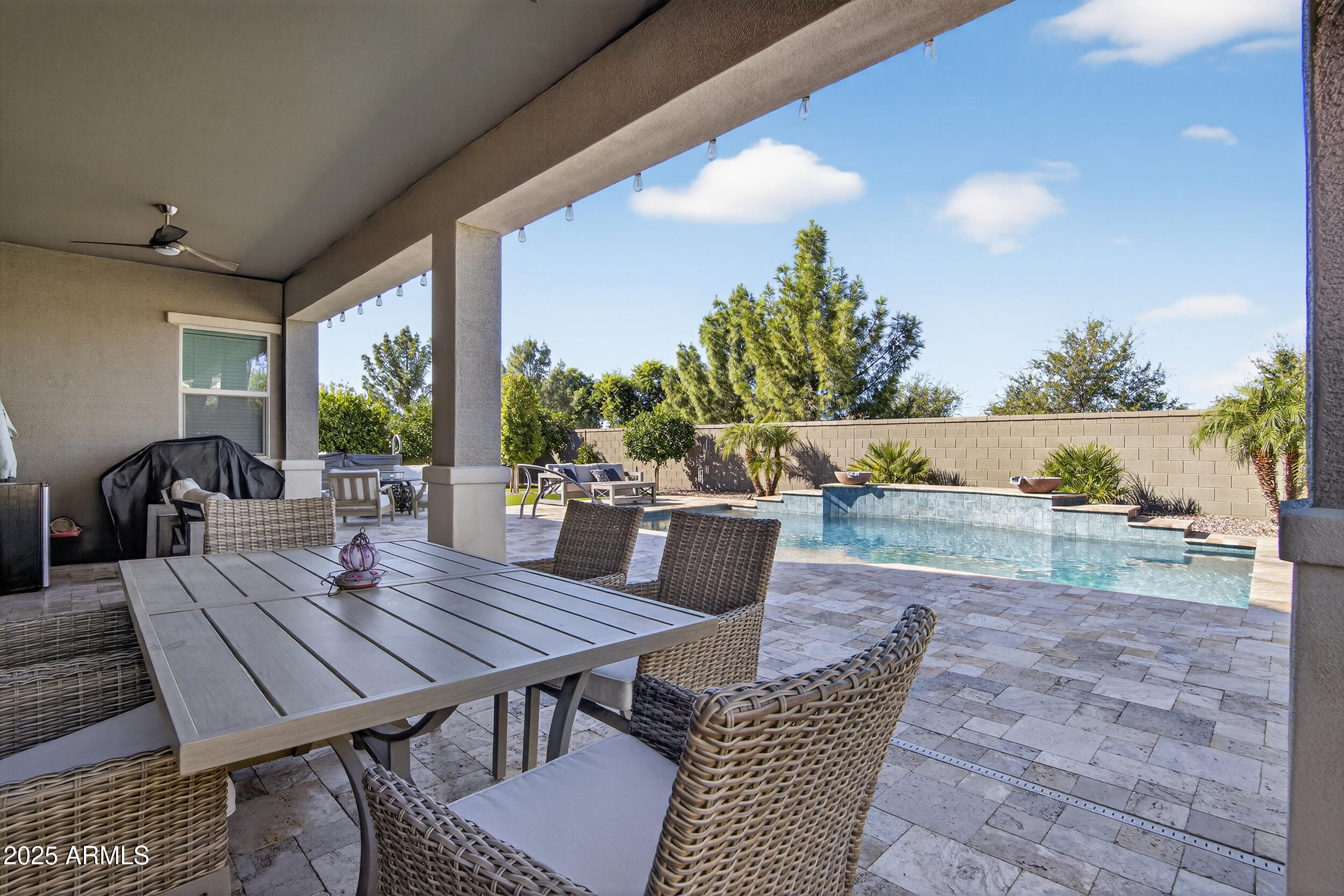 1078 W PAGODA Avenue