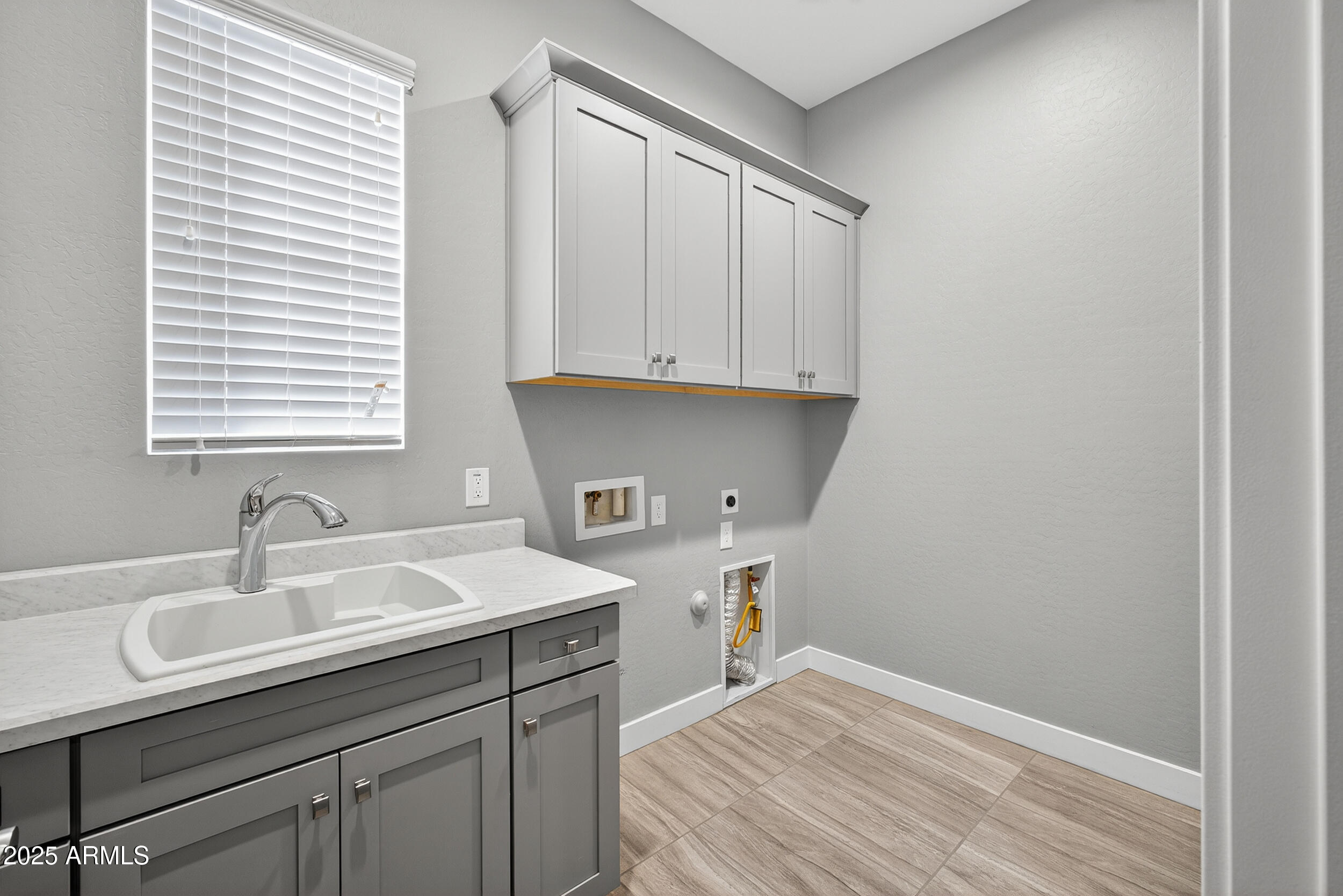 1078 W PAGODA Avenue