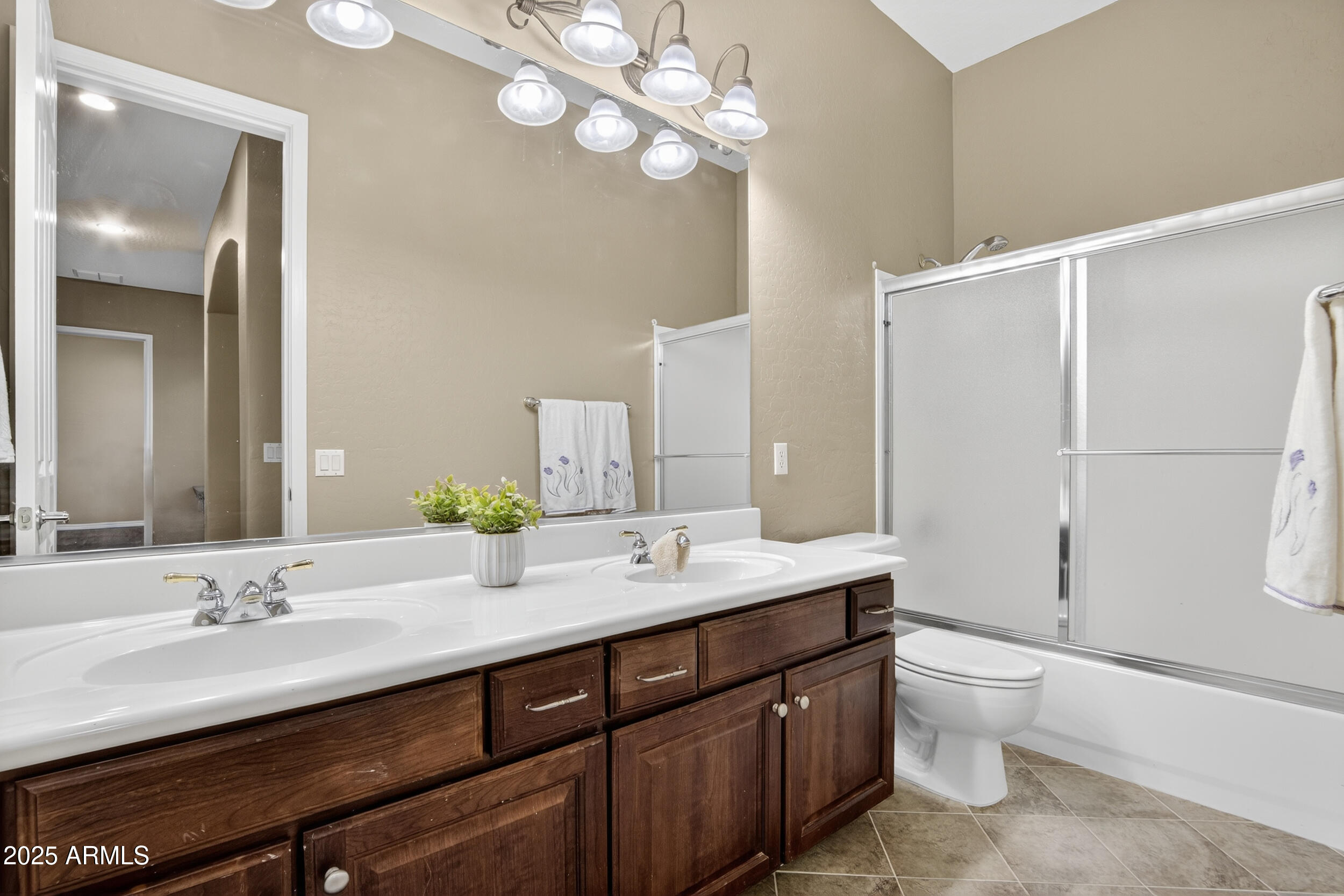 1937 E VICTORIA Street, Chandler