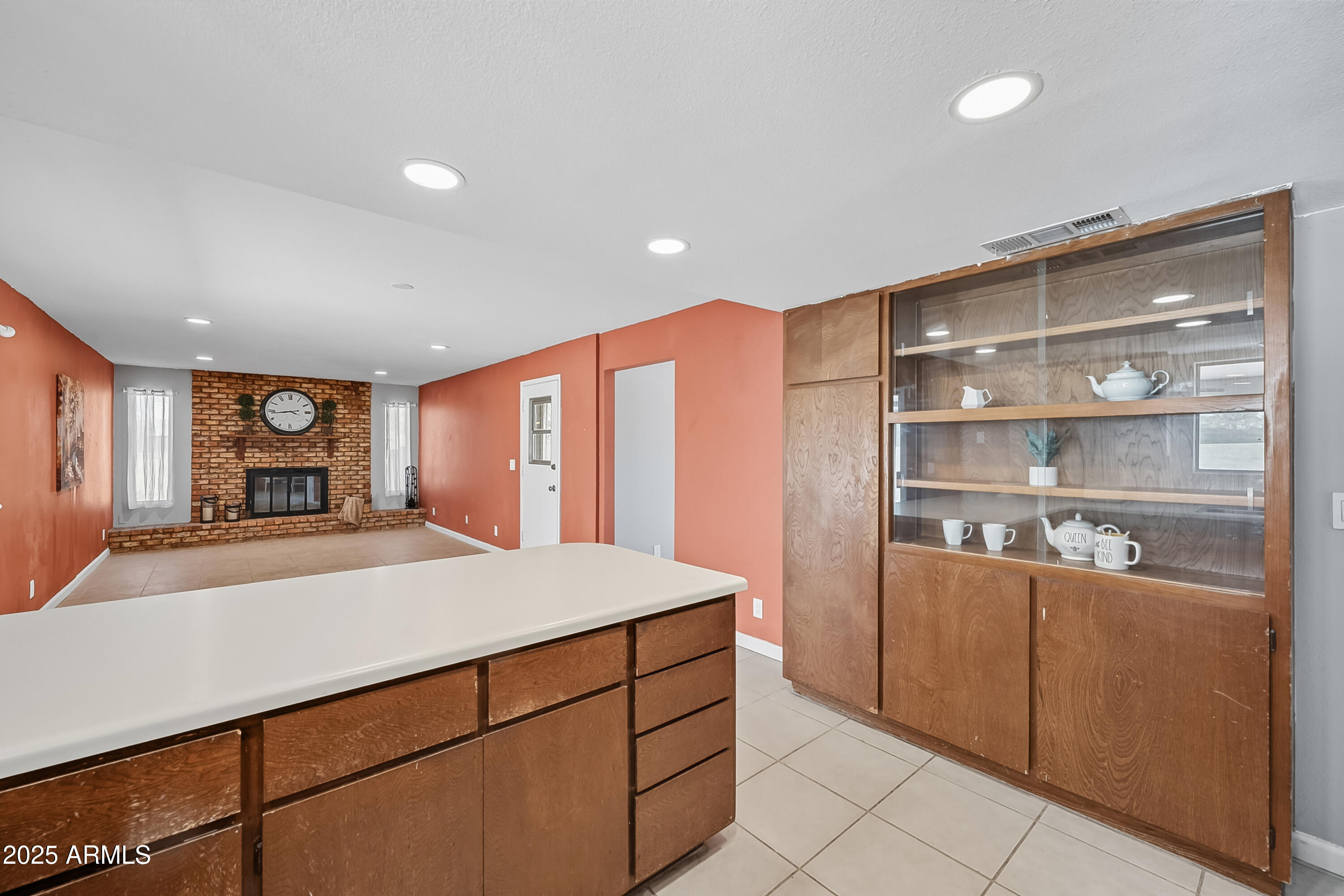 6545 E HEATHER Drive