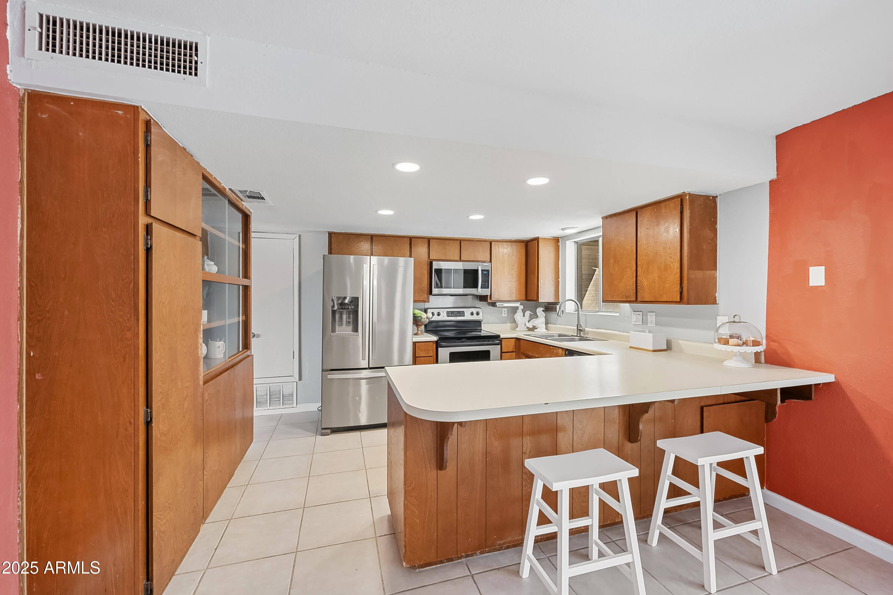 6545 E HEATHER Drive