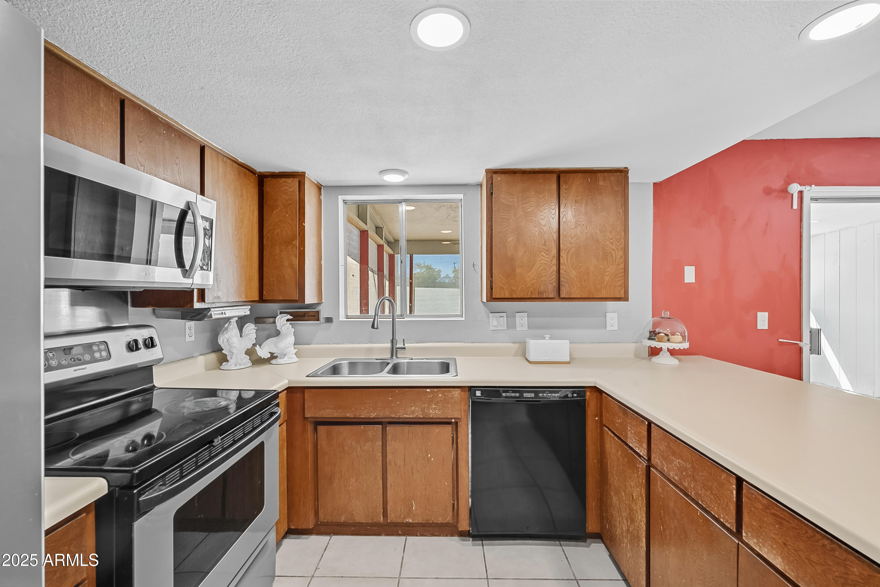 6545 E HEATHER Drive