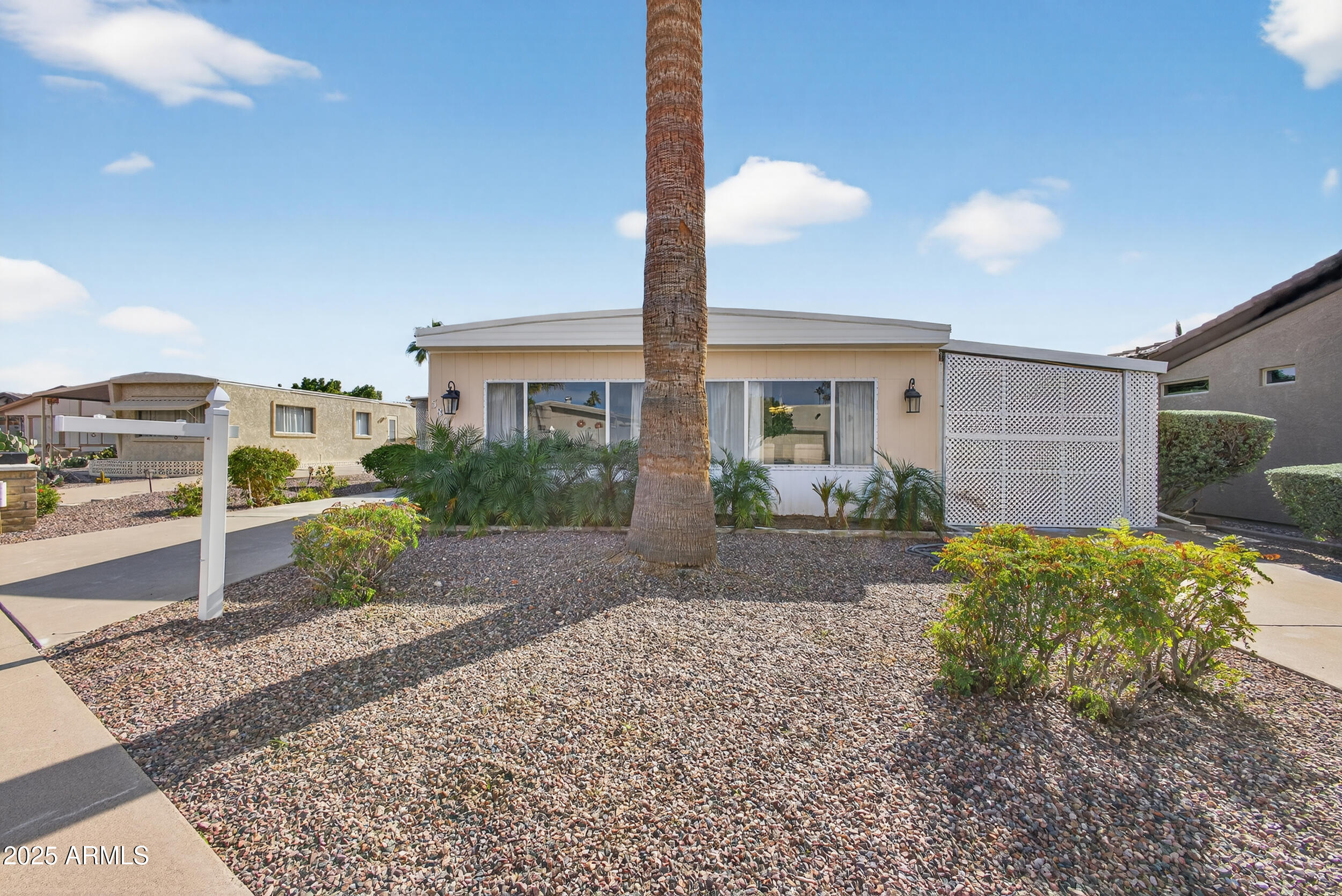 5807 E LEONORA Street