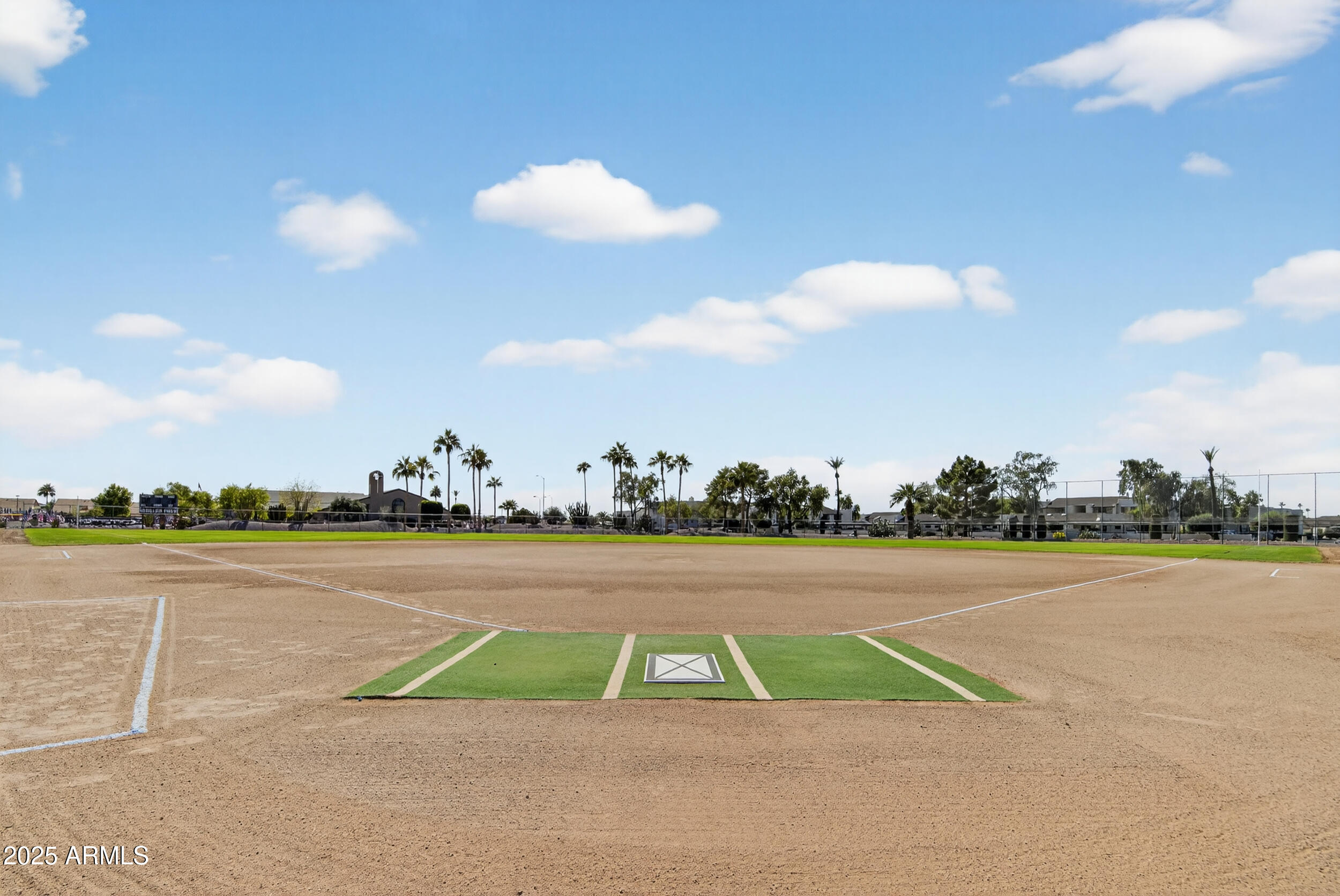 5807 E LEONORA Street