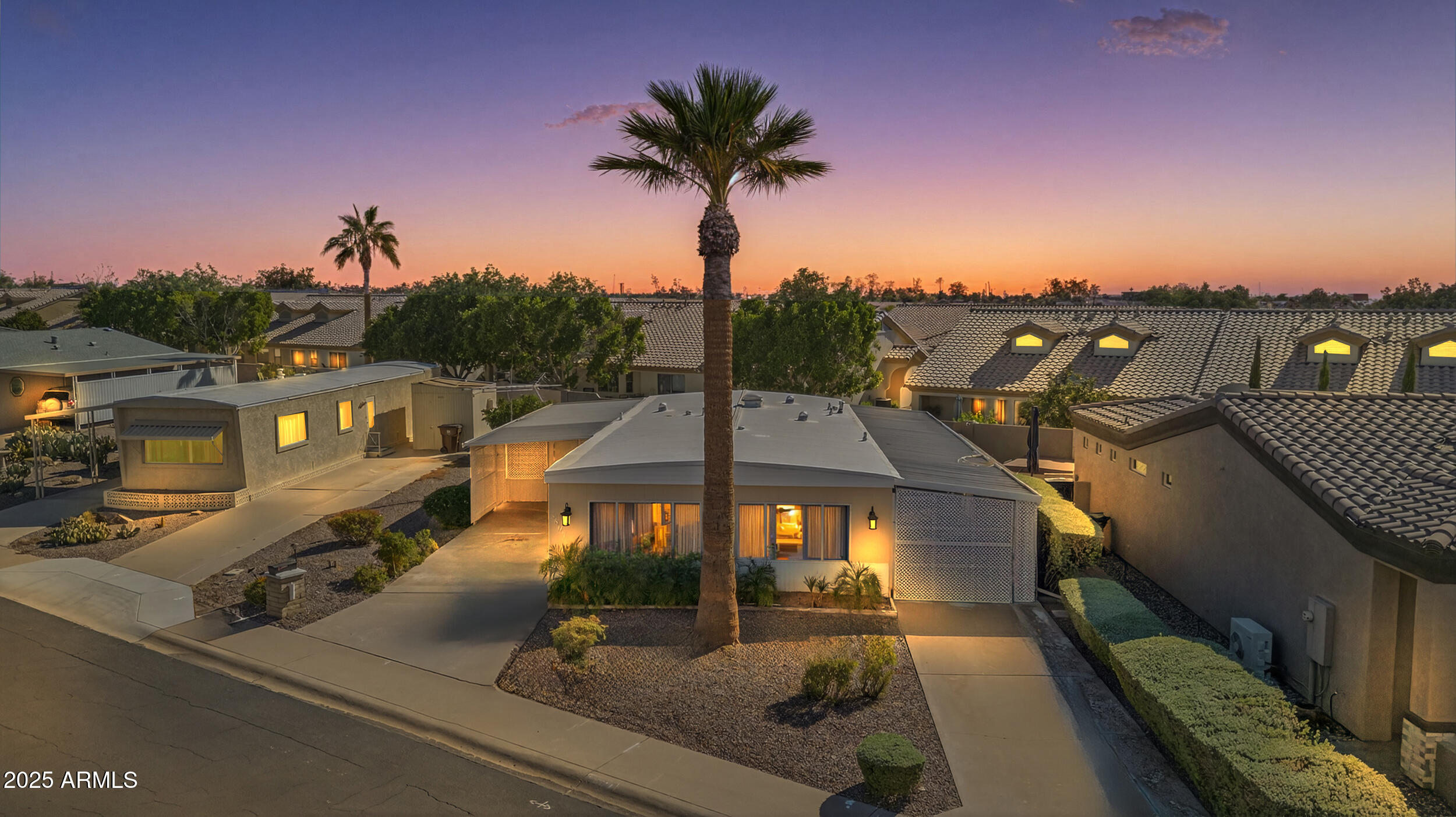 5807 E LEONORA Street