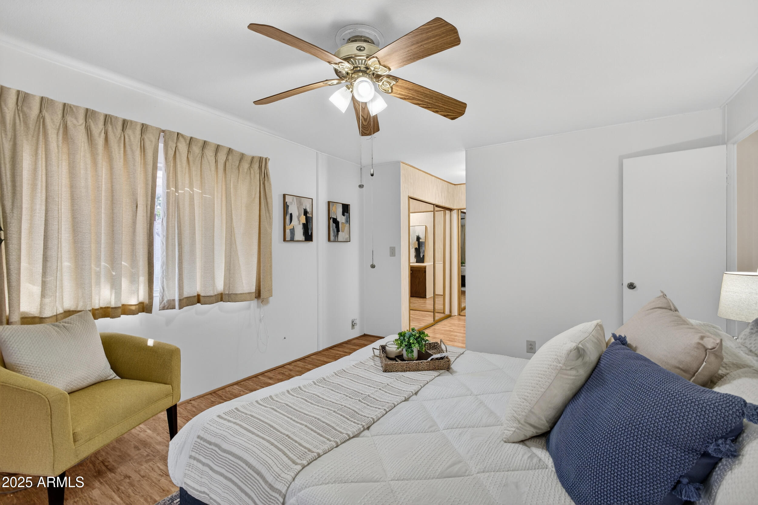 5807 E LEONORA Street