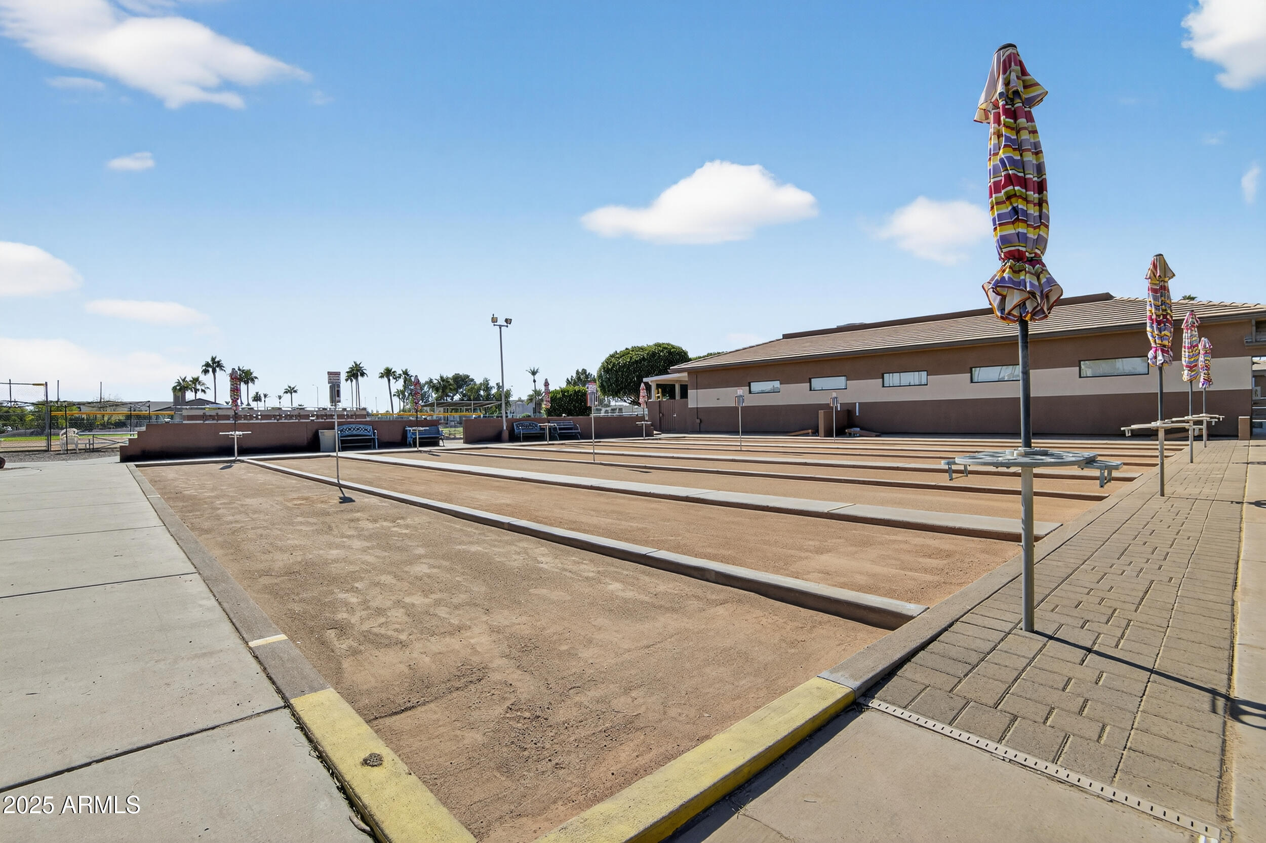 5807 E LEONORA Street