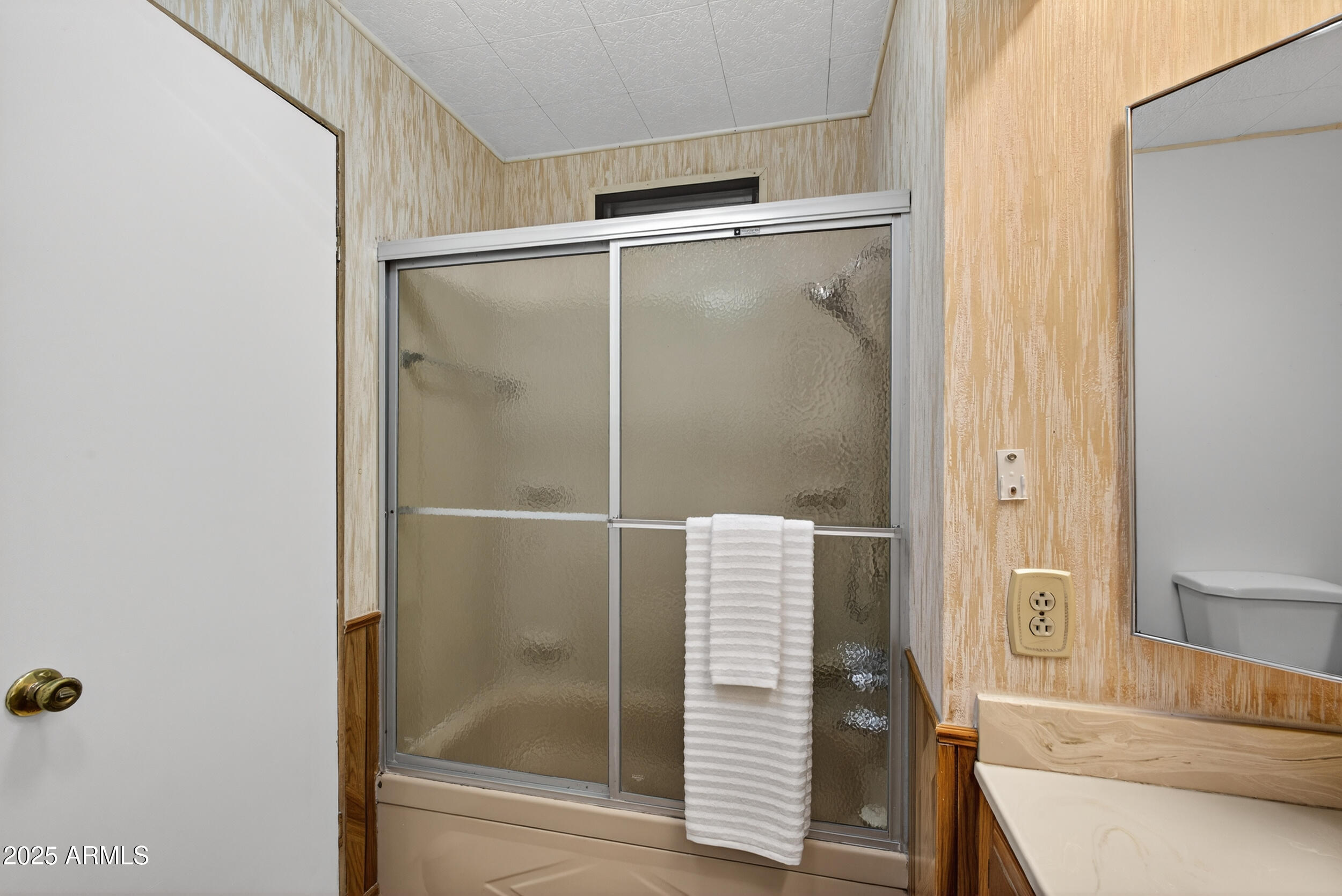 5807 E LEONORA Street