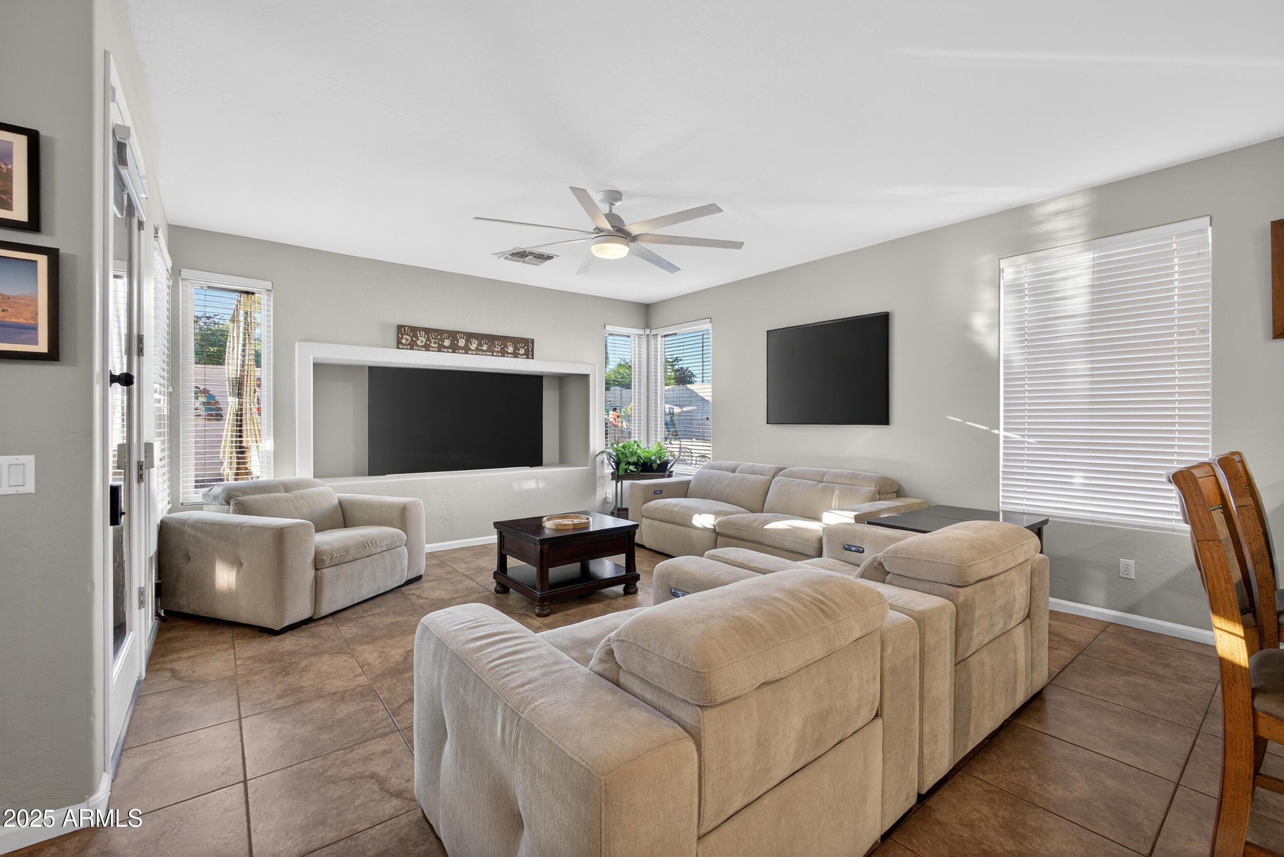 3529 E LOWELL Avenue