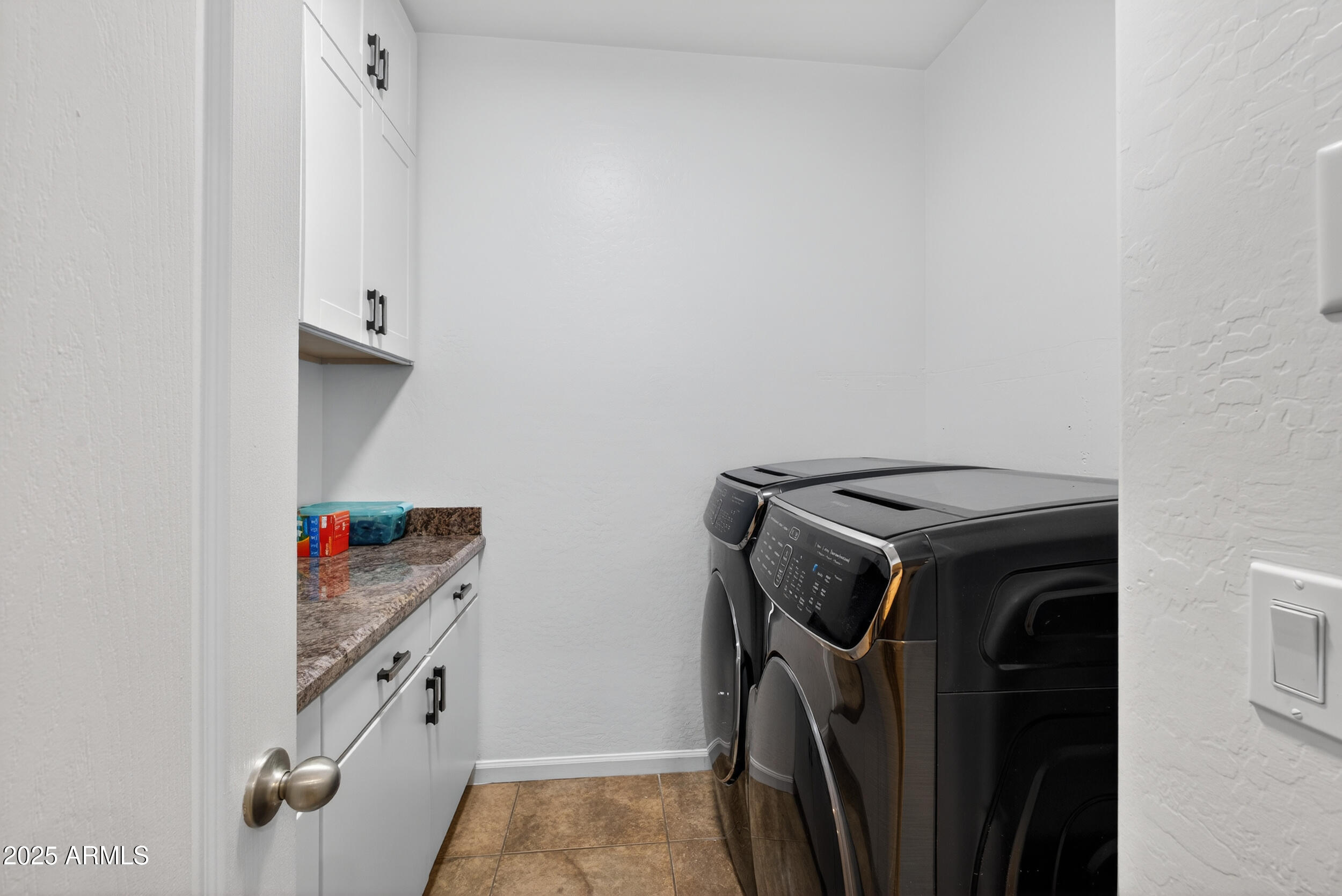 3529 E LOWELL Avenue