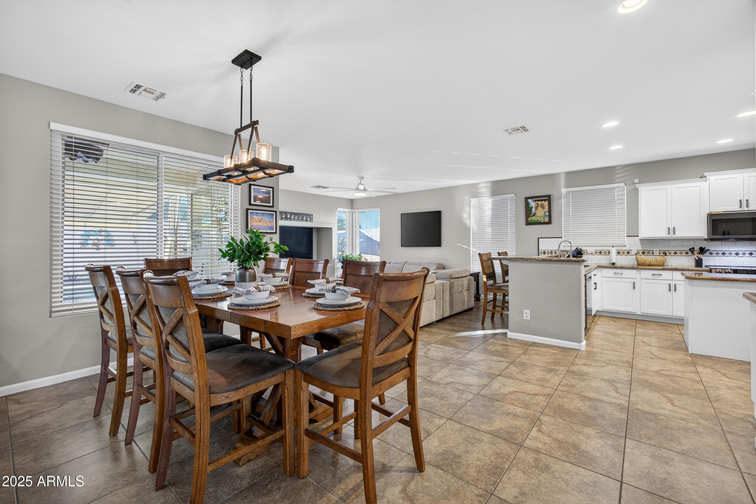 3529 E LOWELL Avenue