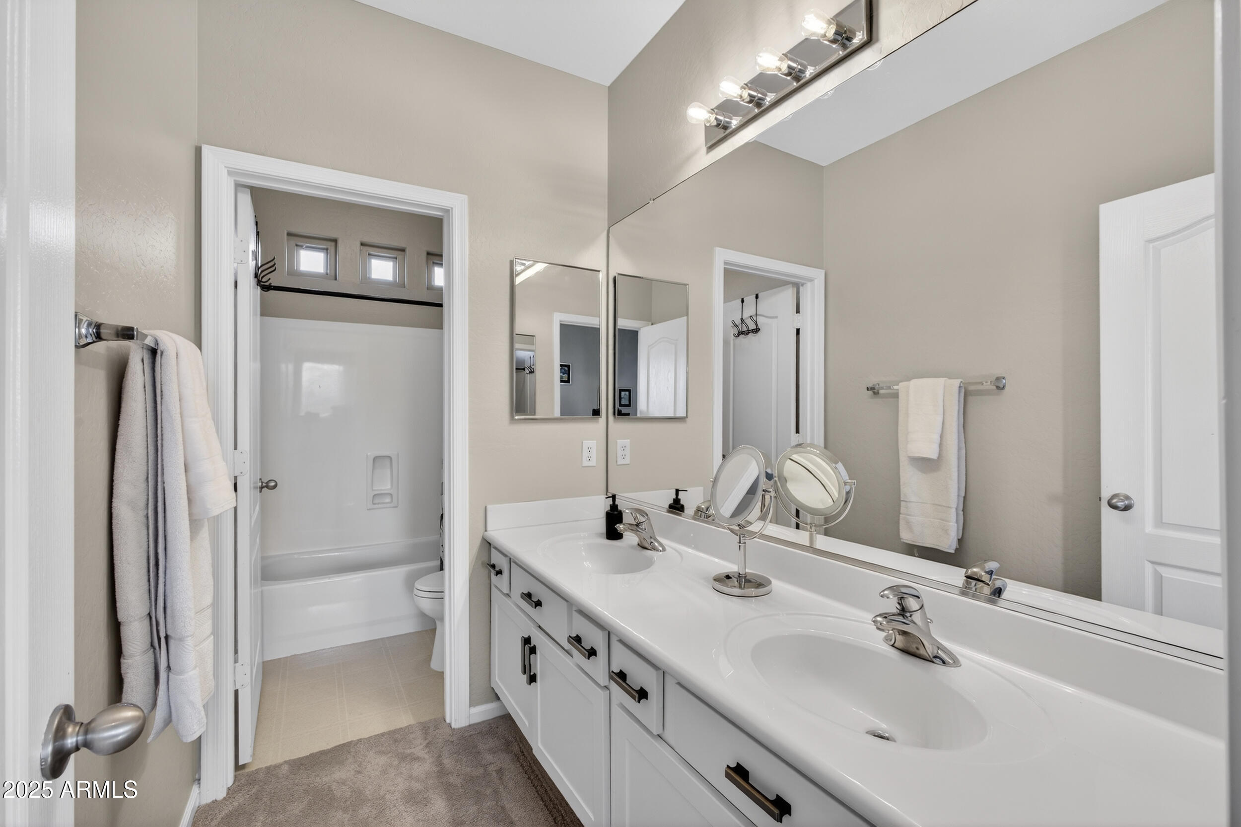 3529 E LOWELL Avenue