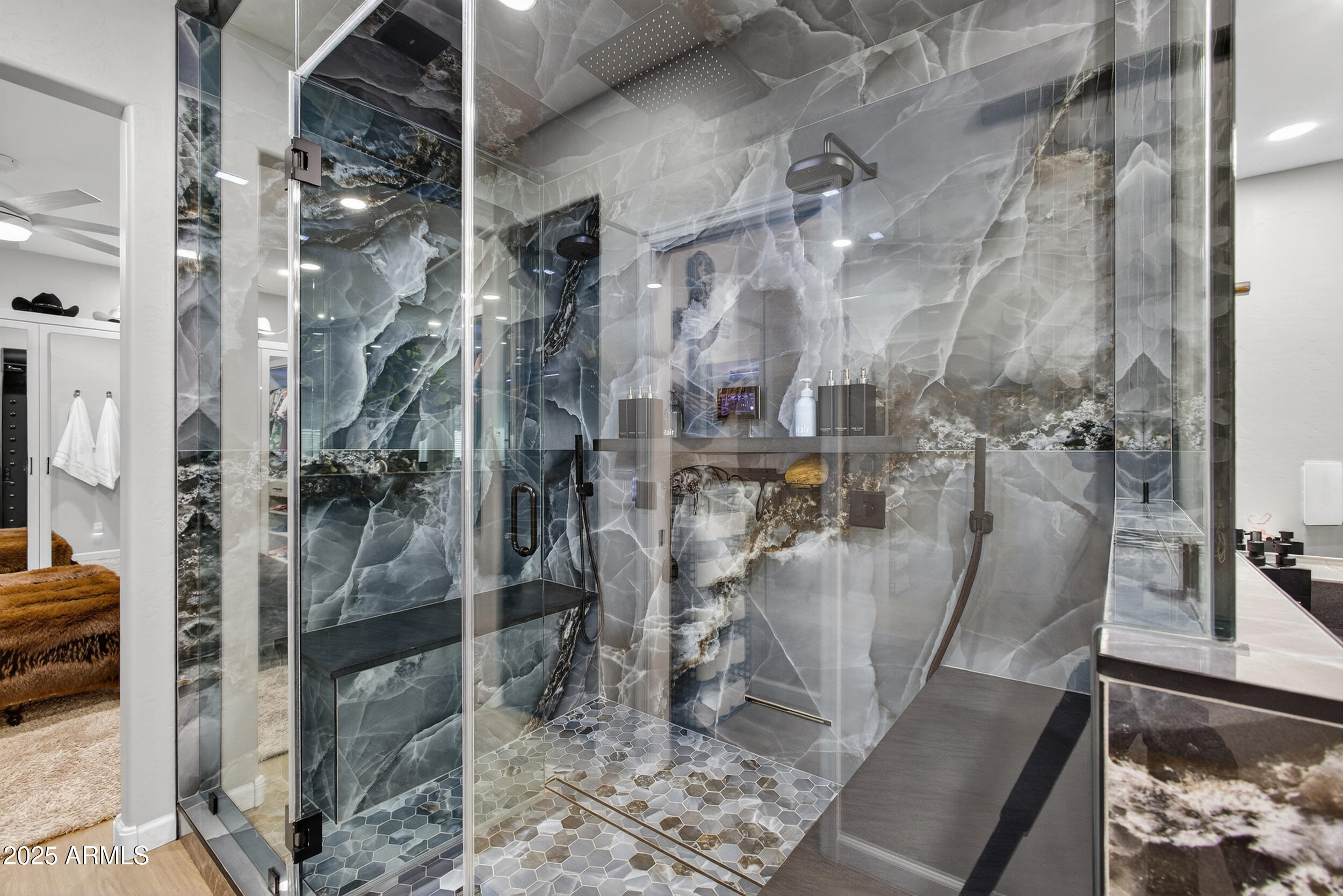 3529 E LOWELL Avenue