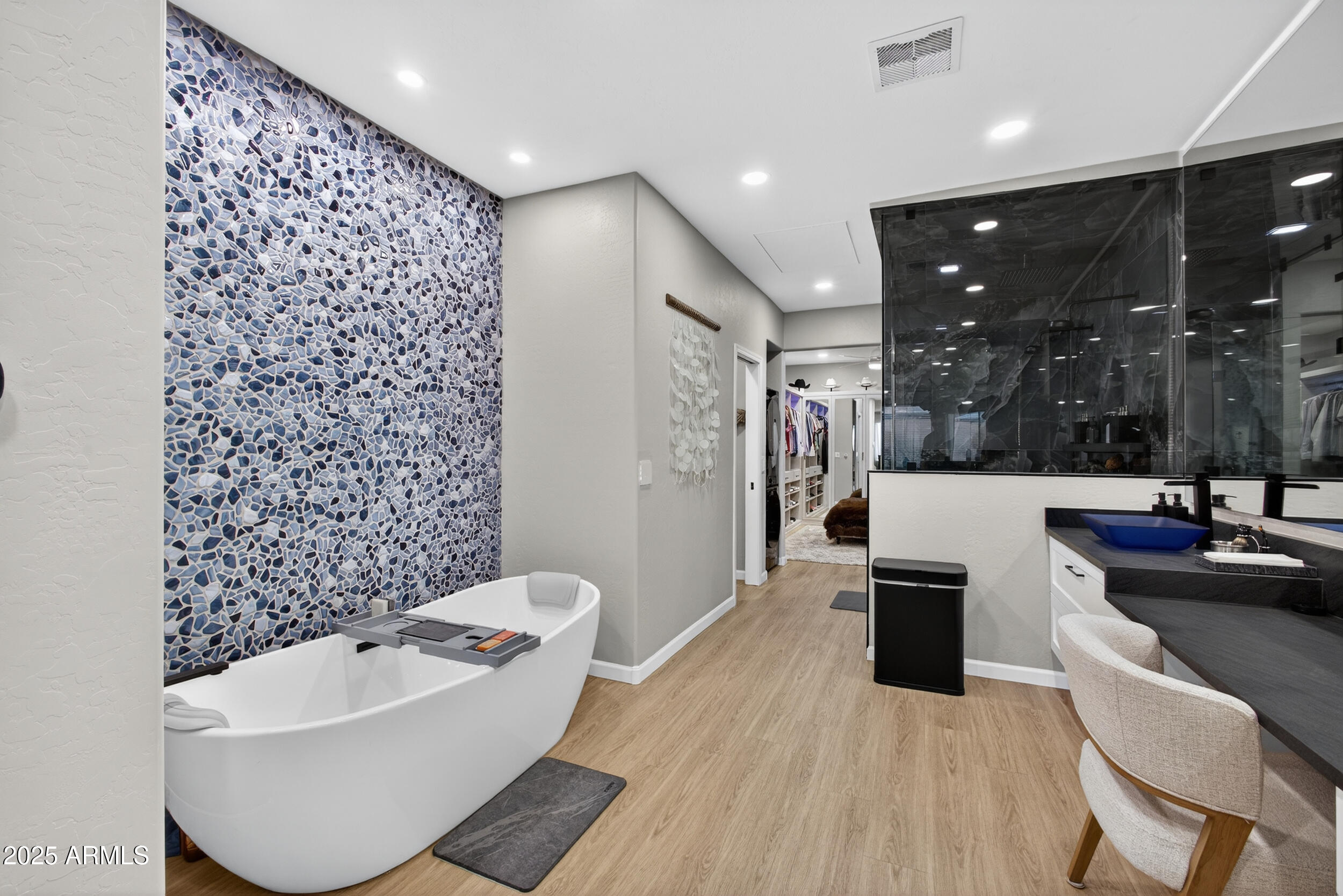 3529 E LOWELL Avenue